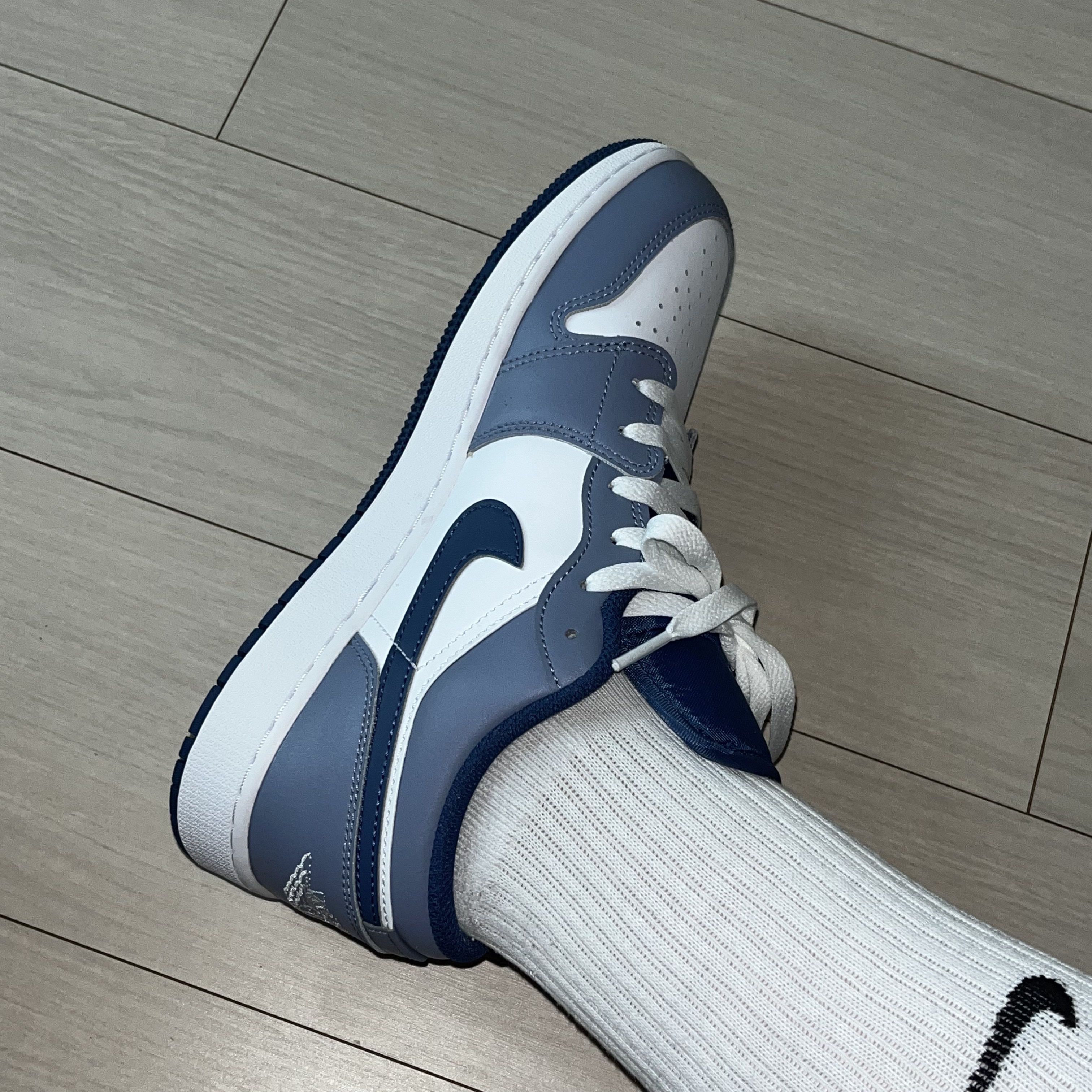 (GS) Jordan 1 Low SE Ashen Slate and Mystic Navy 착용 스타일 - 3