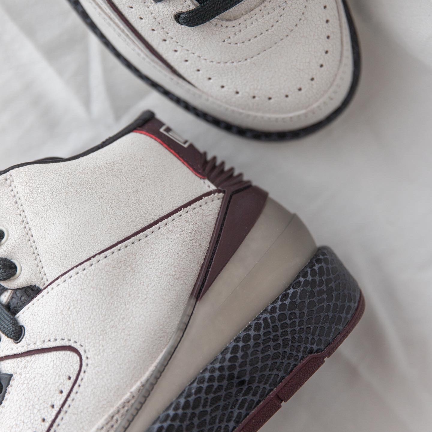 Jordan 2 x A Ma Maniere Retro SP Sail and Burgundy 착용 스타일 - 4
