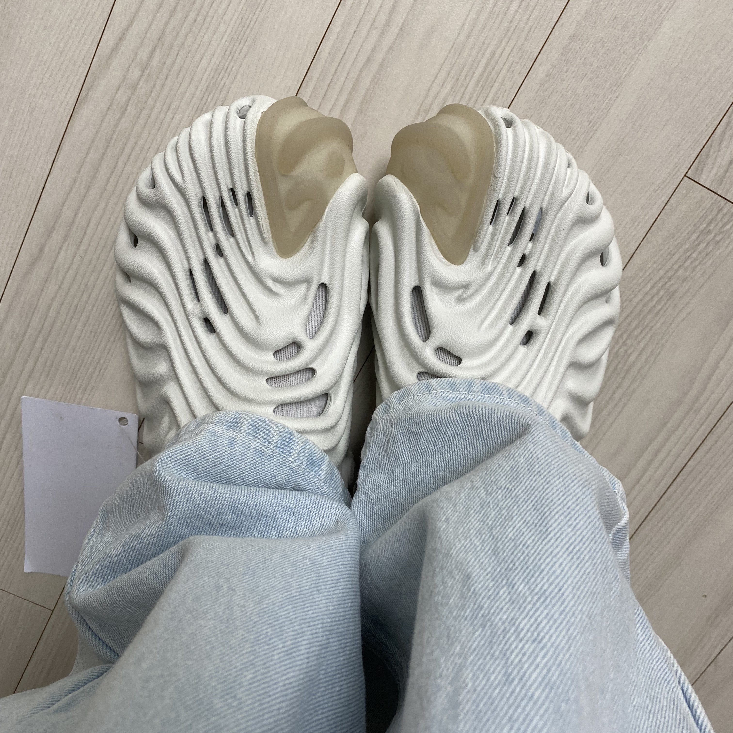 Crocs x Salehe Bembury Pollex Clog Stratus 착용 스타일