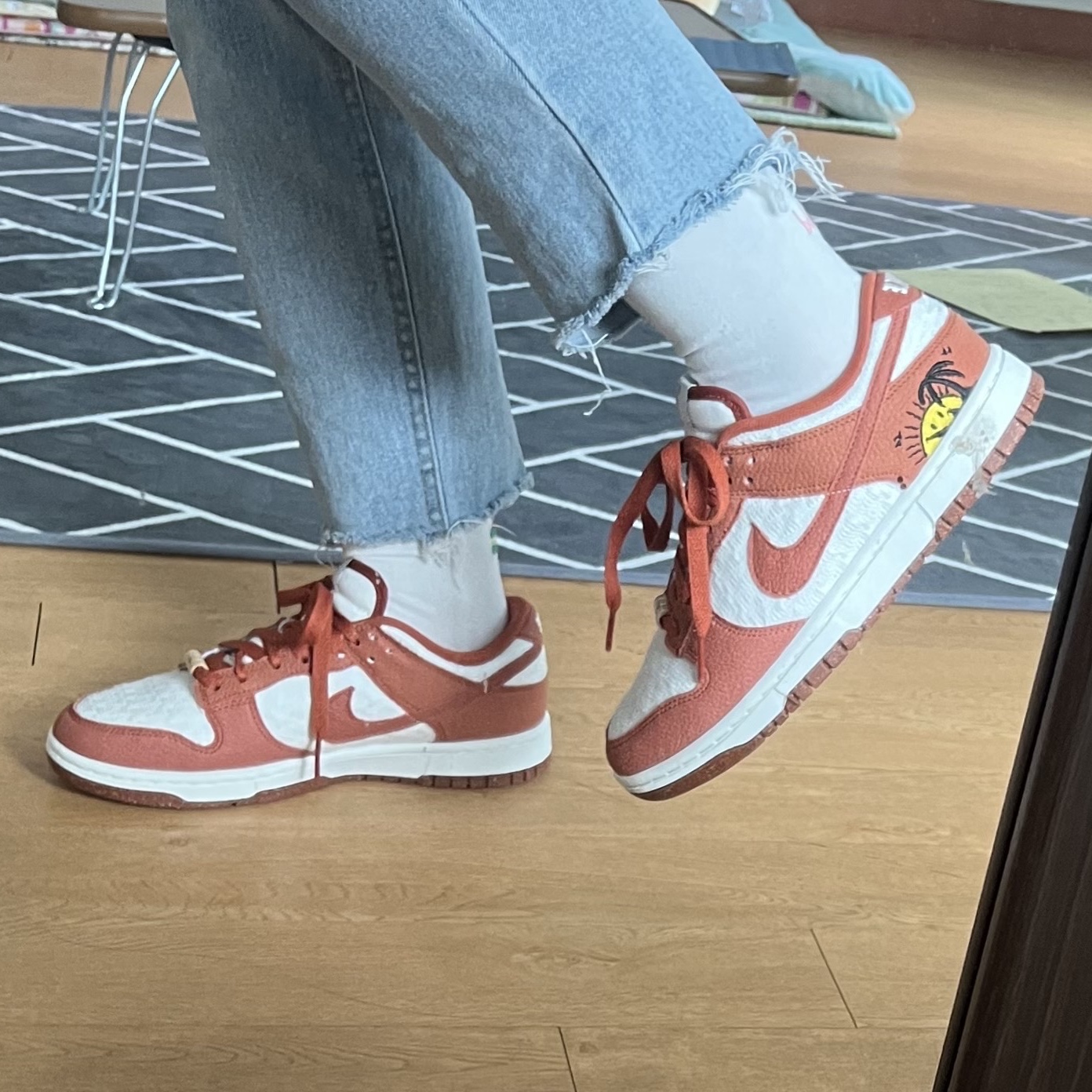 (W) Nike Dunk Low SE Sun Club Burnt Sunrise 착용 스타일