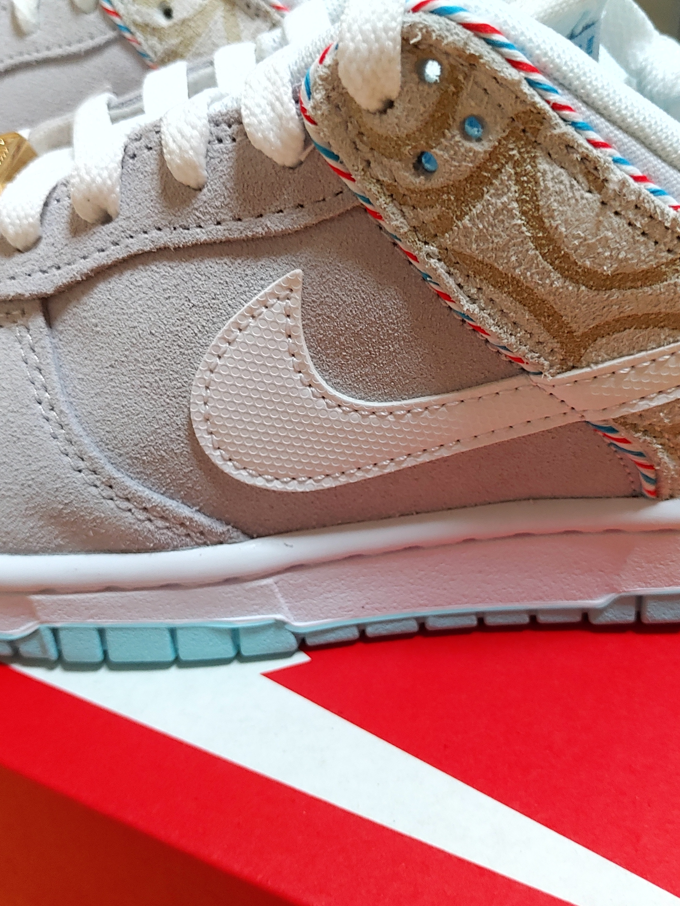 Nike Dunk Low Retro SE Barber Shop Grey 착용 스타일 - 3