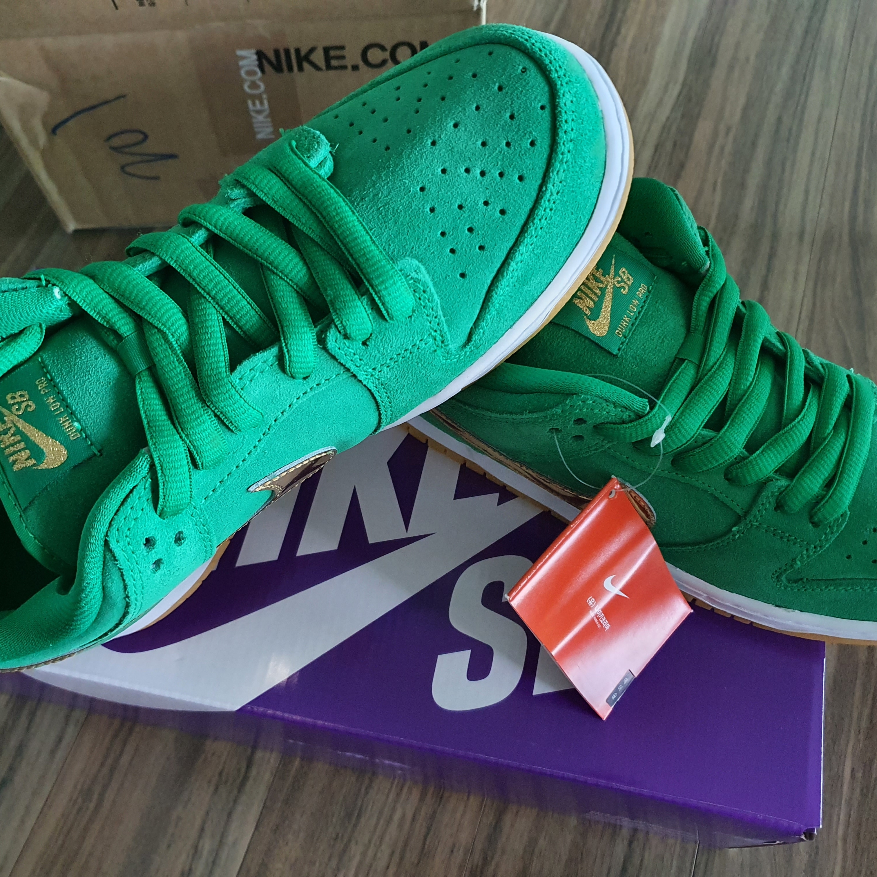 Nike SB Dunk Low Pro Shamrock 착용 스타일 - 3