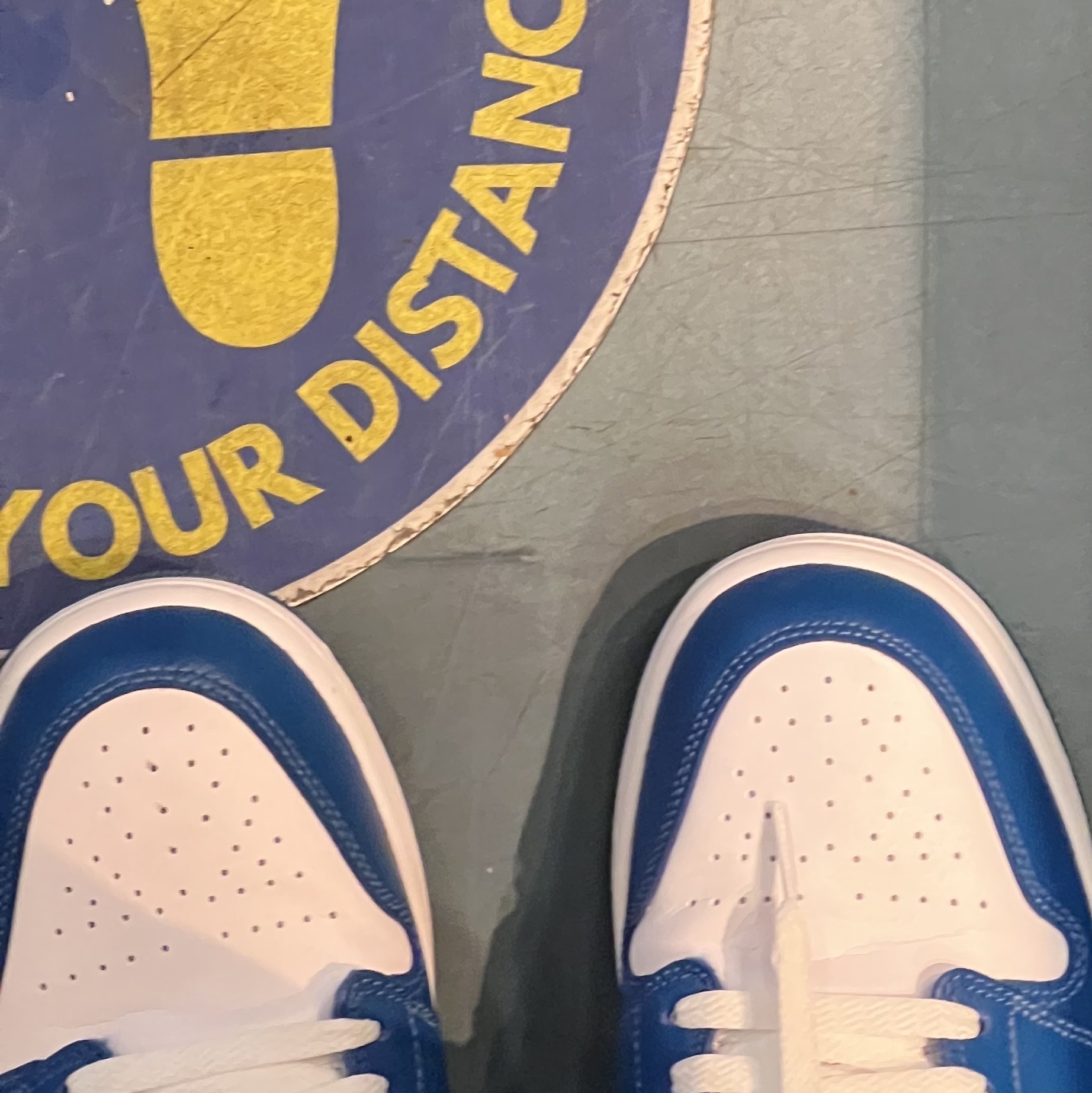 (W) Jordan 1 Low White Dark Marina Blue 착용 스타일 - 2