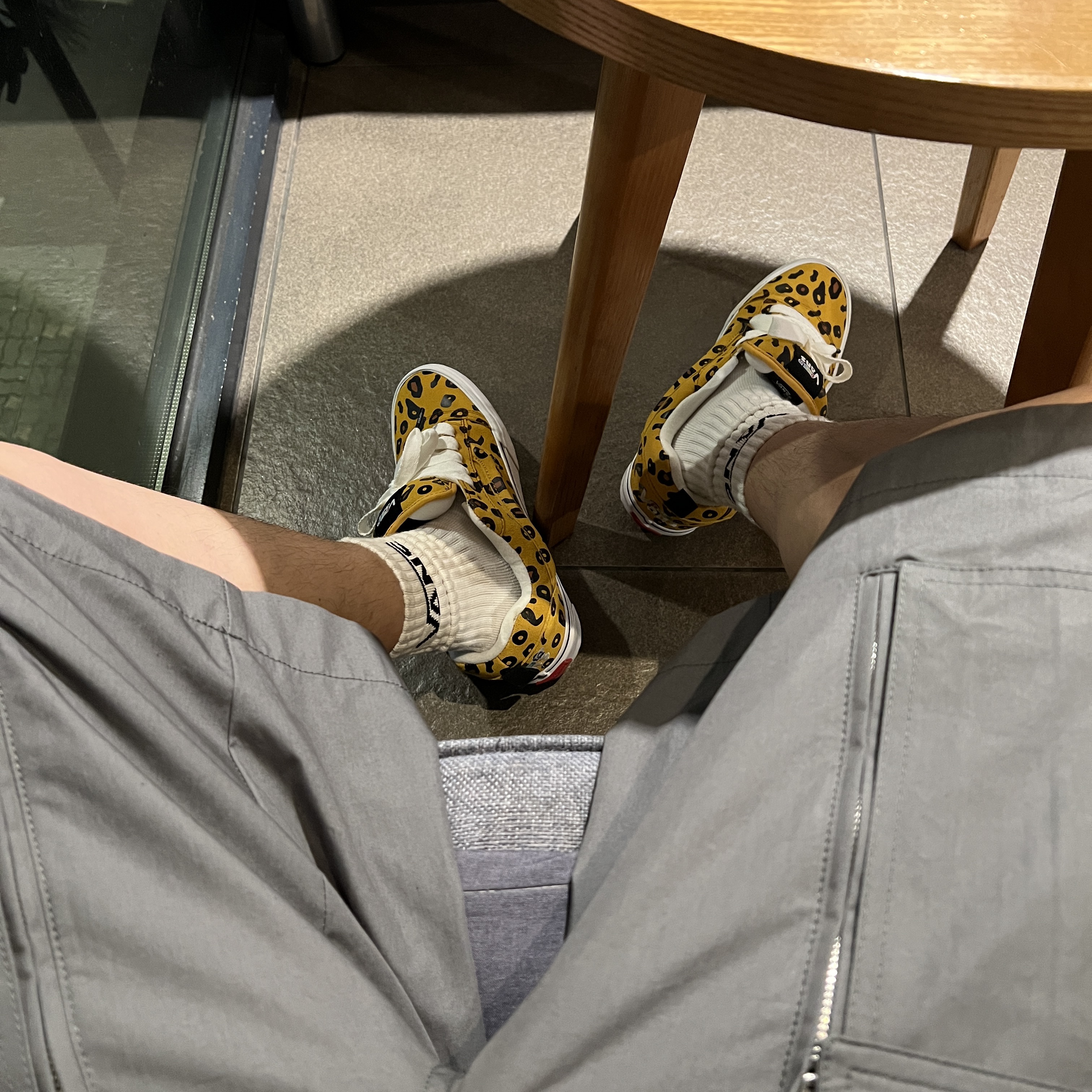 Vans Vault x Imran Potato Knu-Skool VR3 LX Leopard Golden Glow 착용 스타일 - 4