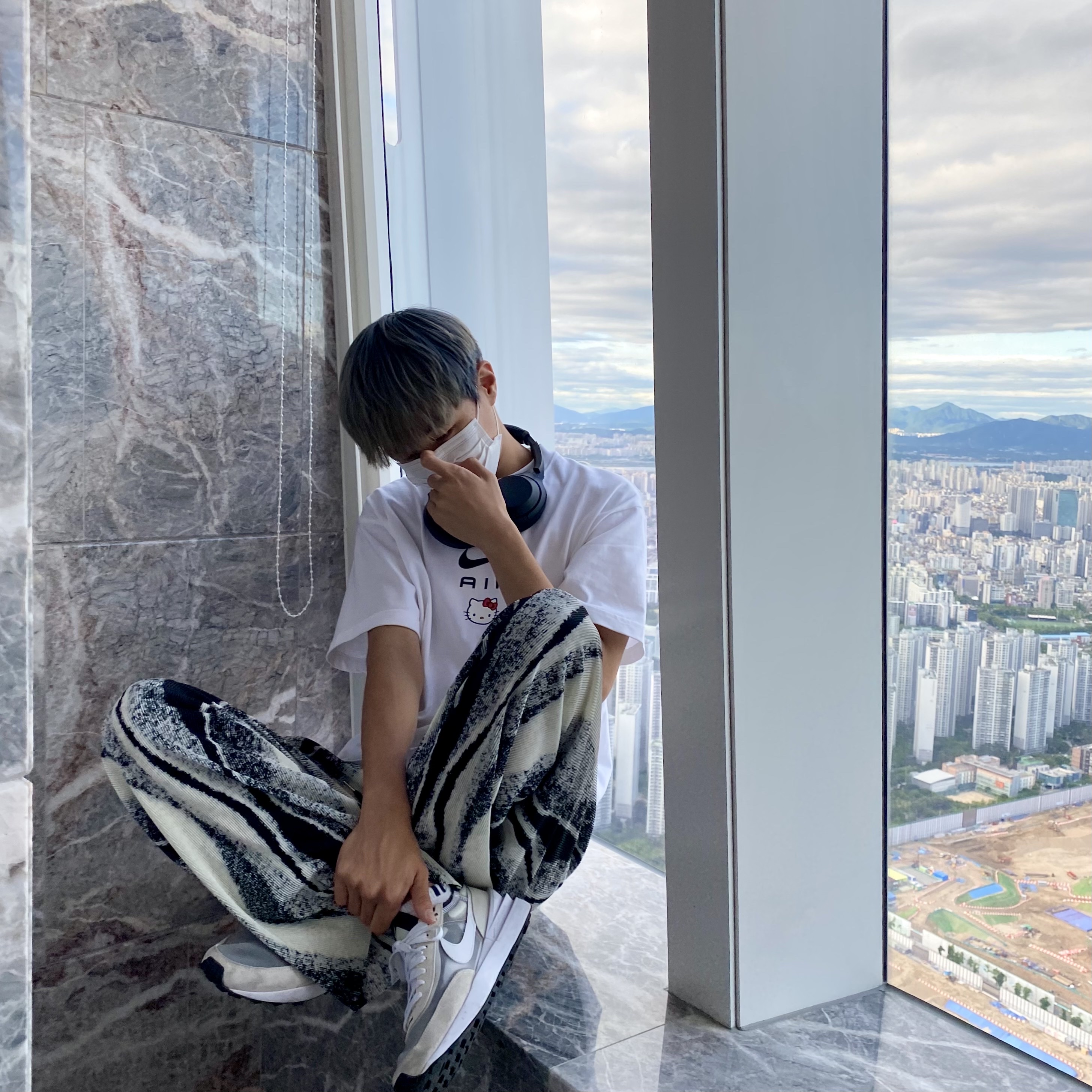 Nike Waffle One Infinite Lilac, Sony WH-1000XM4 Black (Korean Ver.) 착용 스타일 - 2
