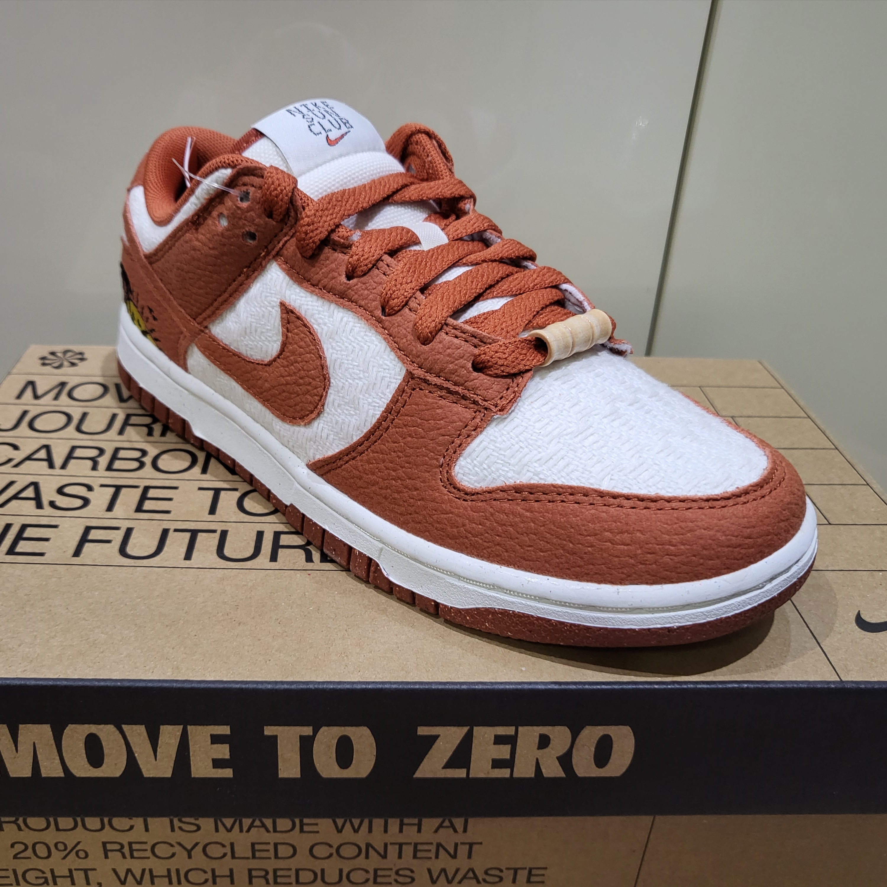 (W) Nike Dunk Low SE Sun Club Burnt Sunrise 착용 스타일 - 2