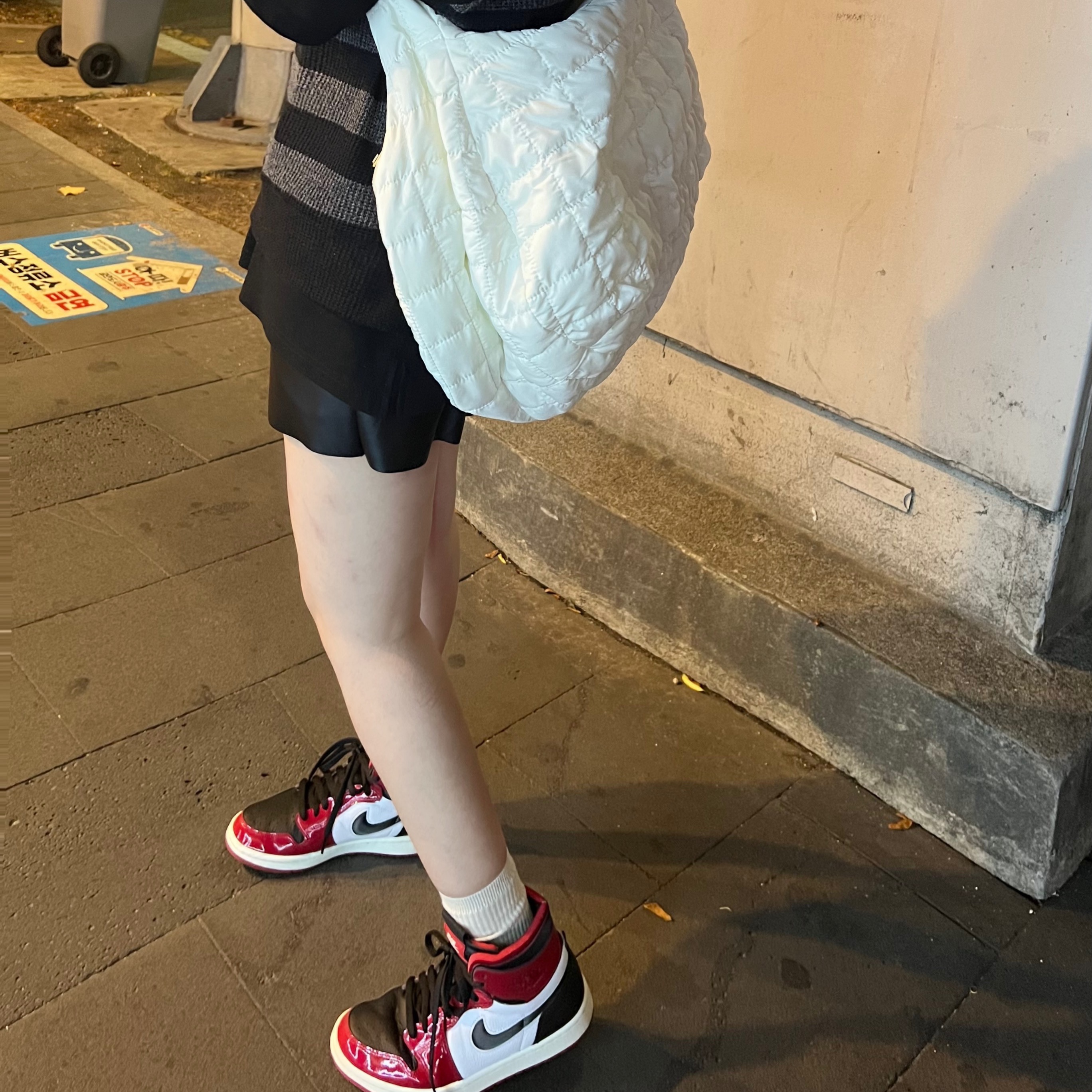 (W) Jordan 1 Zoom Air CMFT Gym Red Black 착용 스타일