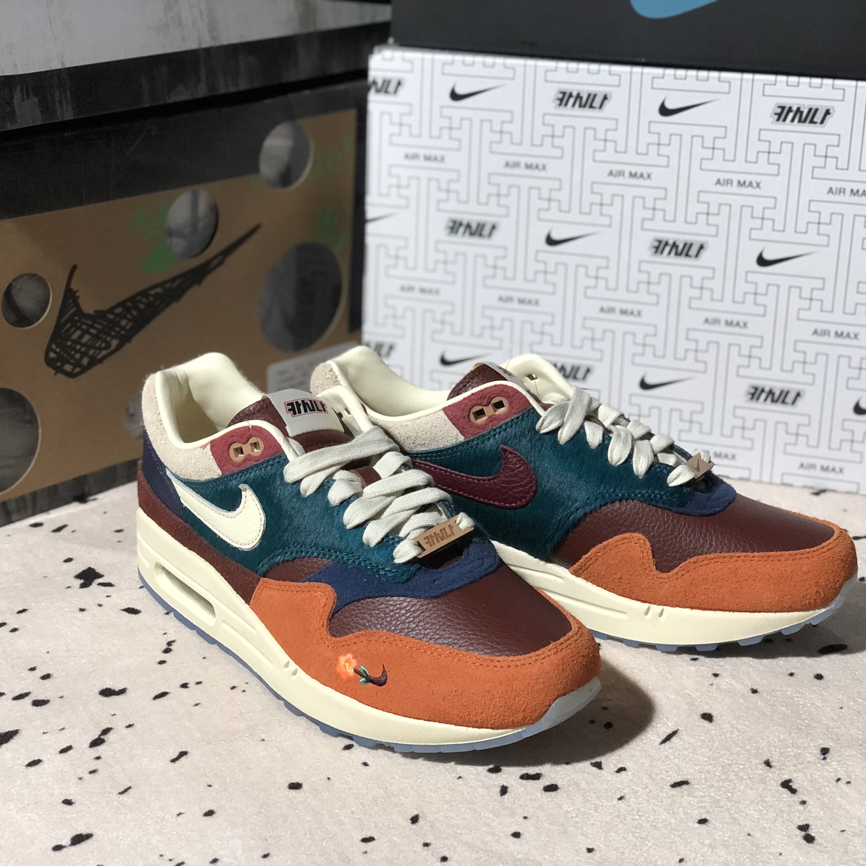 Nike x Kasina Air Max 1 SP Won-Ang Orange 착용 스타일 - 1