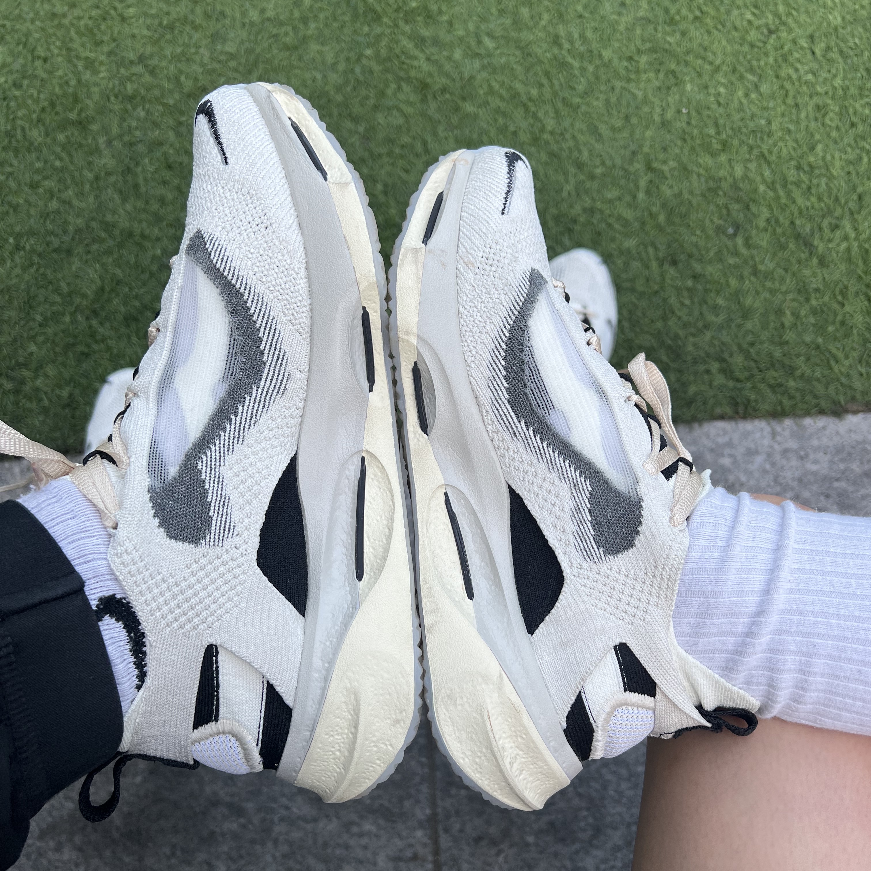 Nike Spark Flyknit Platinum Tint and Coconut Milk 착용 스타일