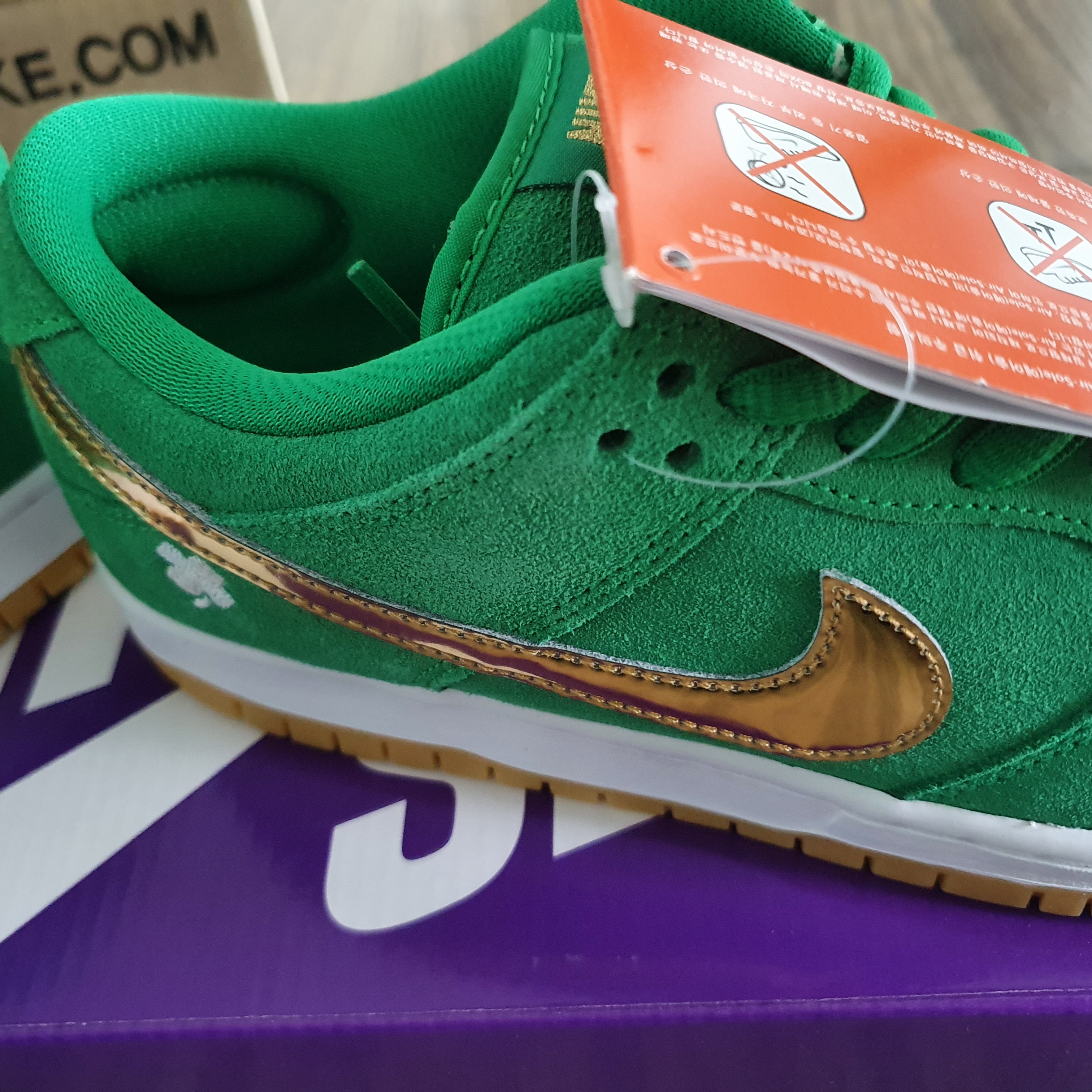 Nike SB Dunk Low Pro Shamrock 착용 스타일 - 2