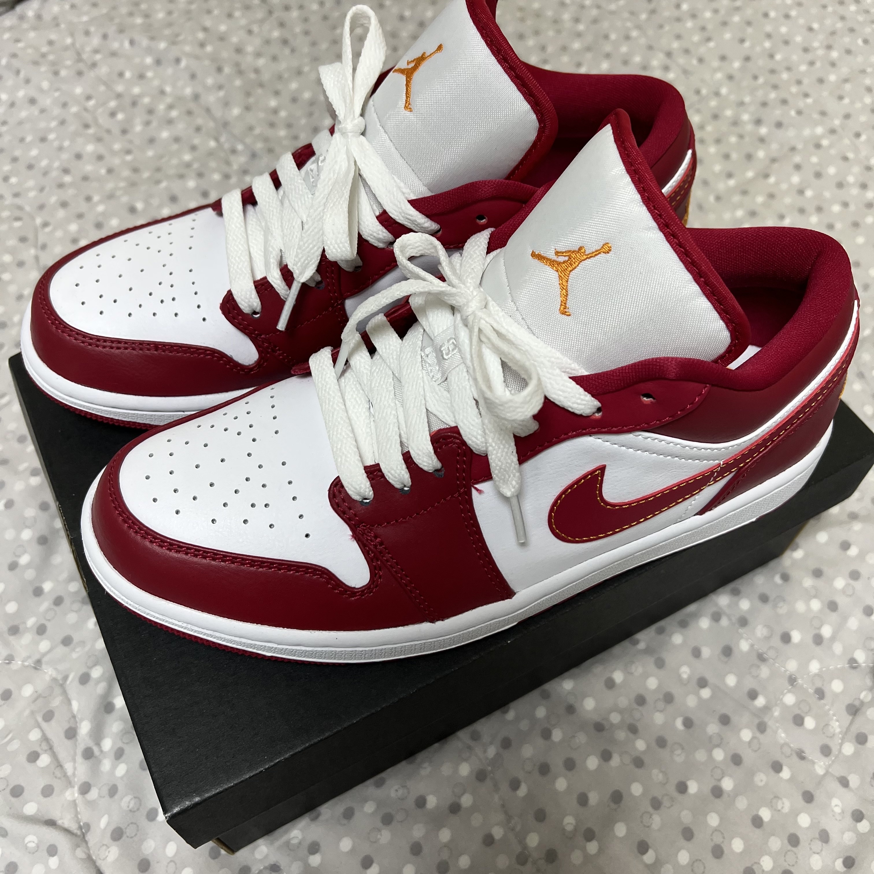 Jordan 1 Low Cardinal Red 착용 스타일