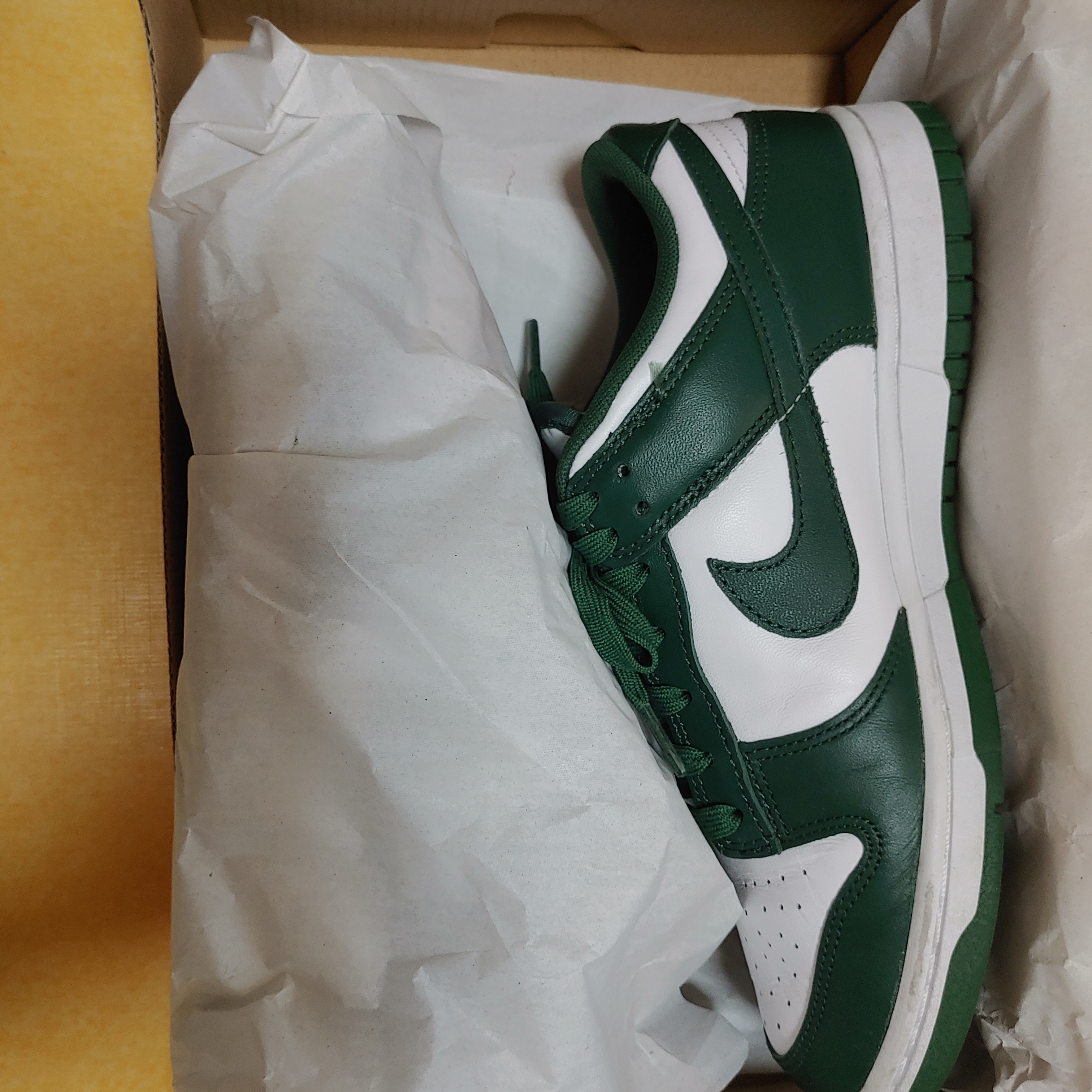 Nike Dunk Low Retro Varsity Green 착용 스타일 - 2