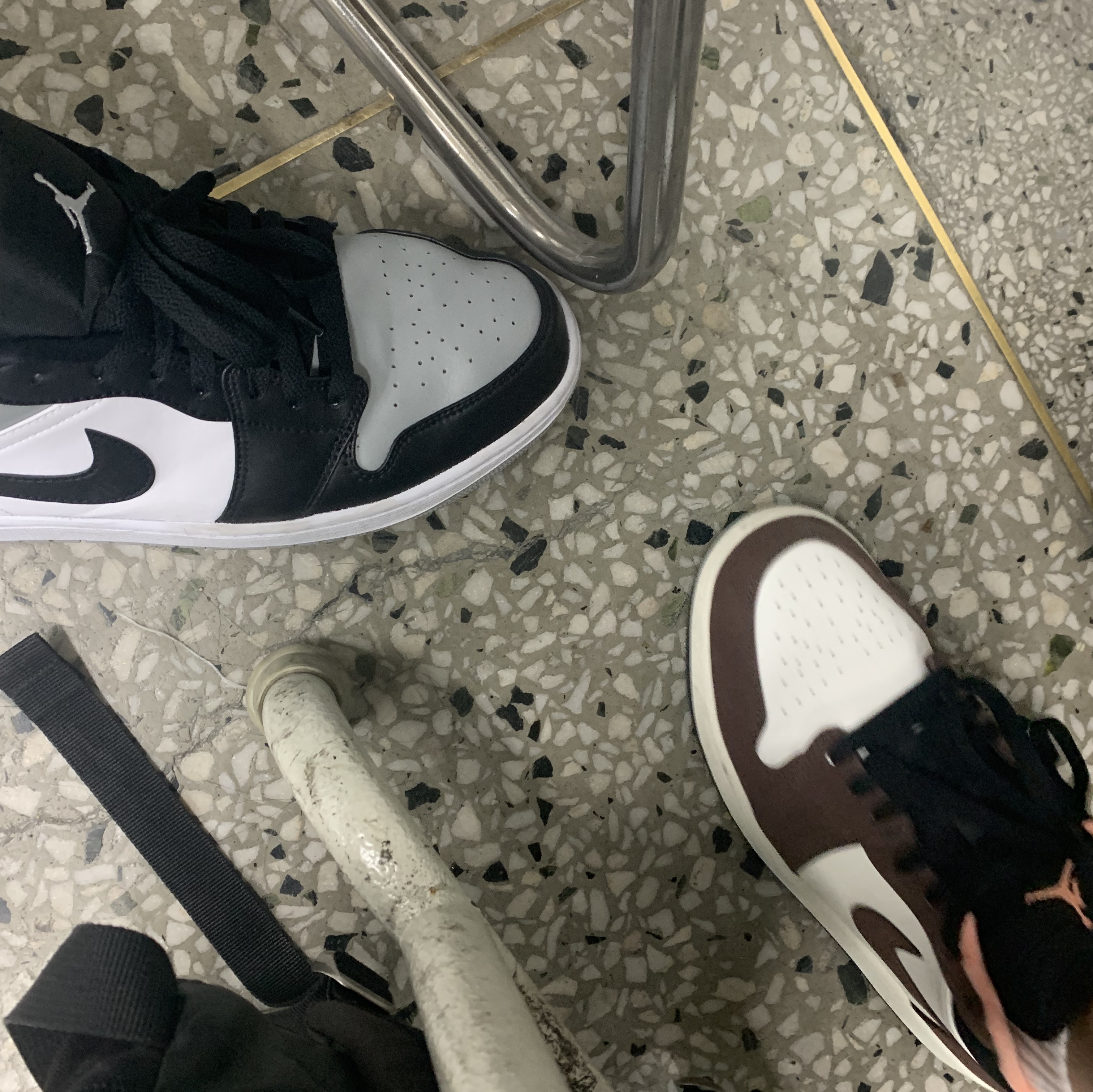 Jordan 1 Low Light Smoke Grey Black, Jordan 1 Low SE Chocolate Bliss 착용 스타일