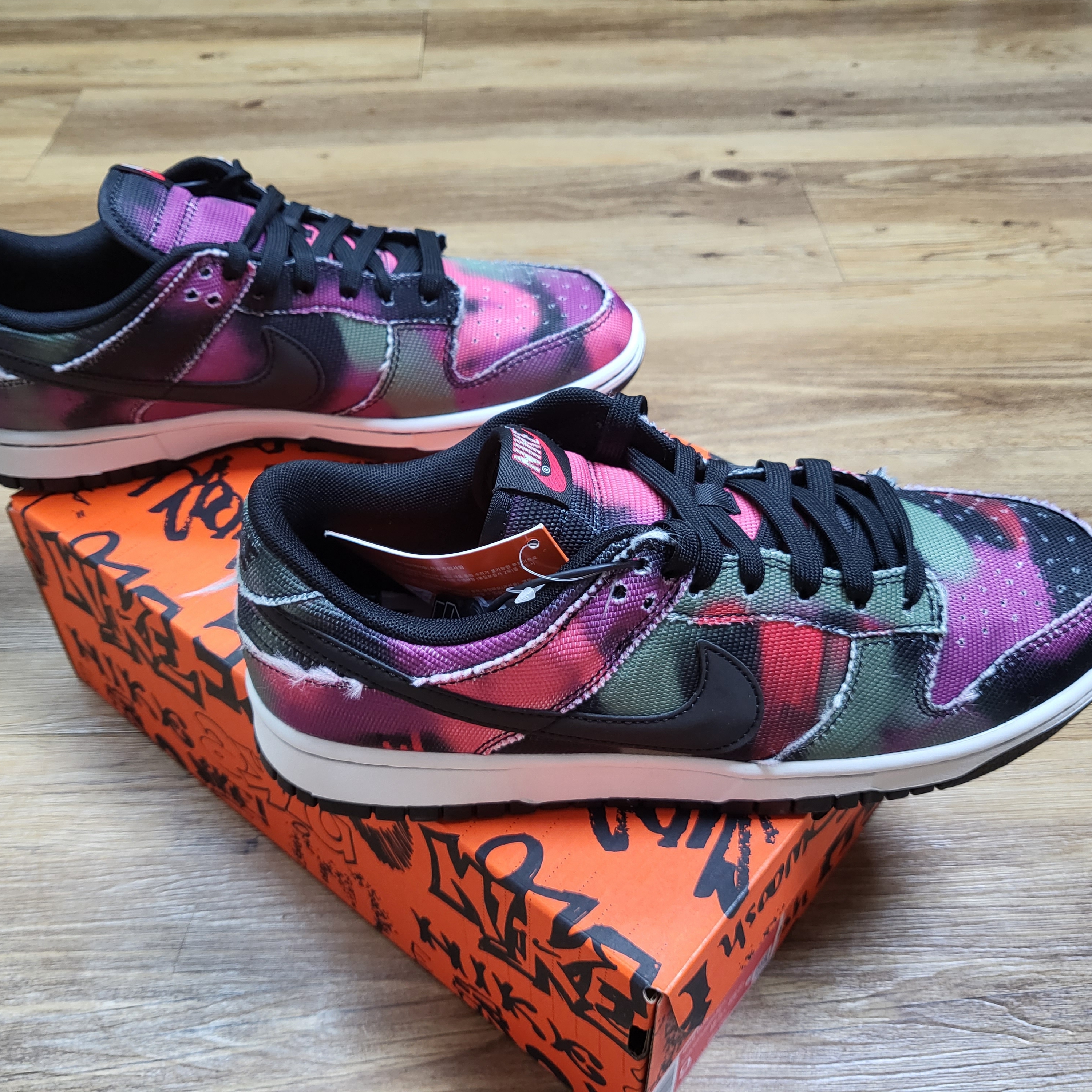 Nike Dunk Low Retro PRM Graffiti 착용 스타일 - 5