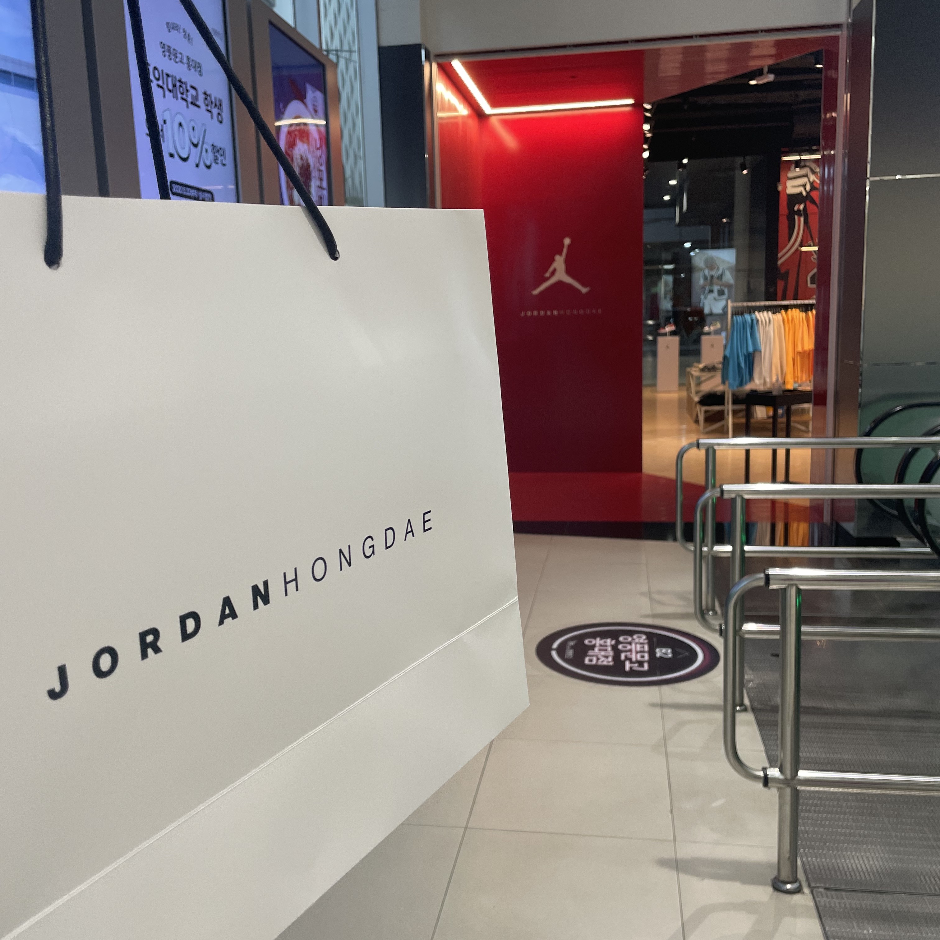 Jordan 1 Mid Light Smoke Grey Anthracite 착용 스타일 - 2