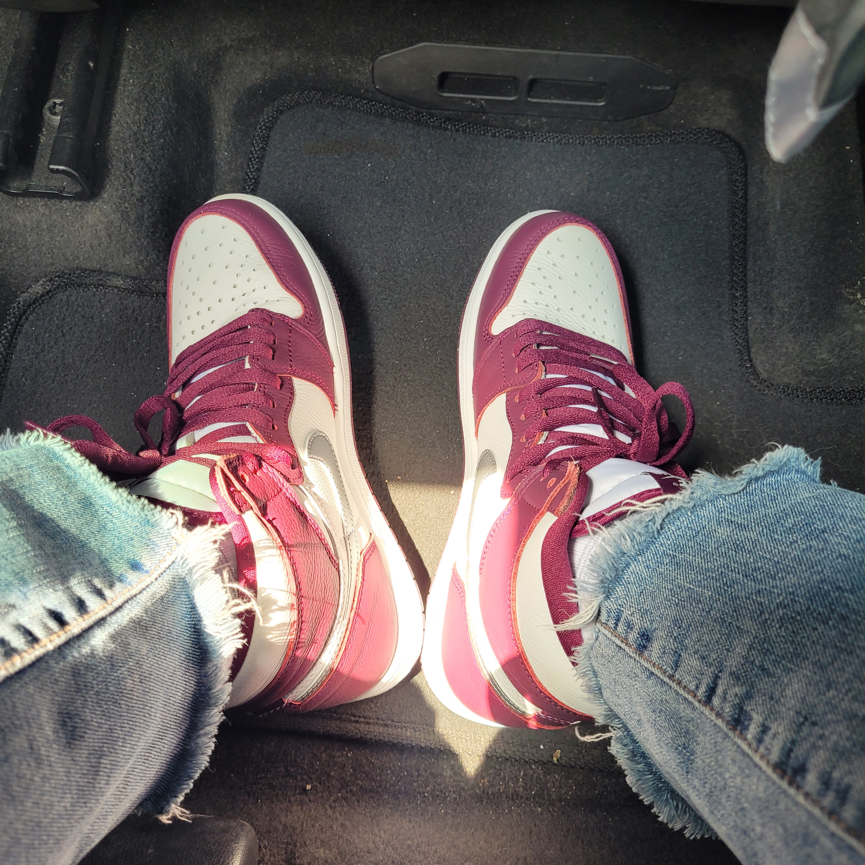 Jordan 1 Retro High OG Bordeaux 착용 스타일