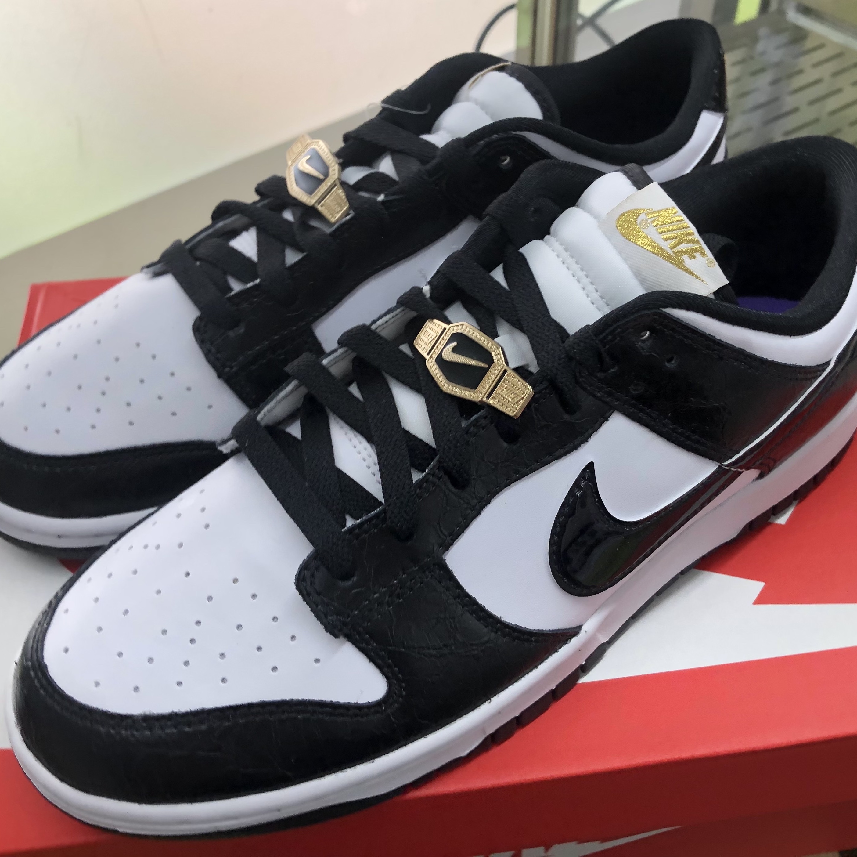 Nike Dunk Low Retro SE Black 착용 스타일