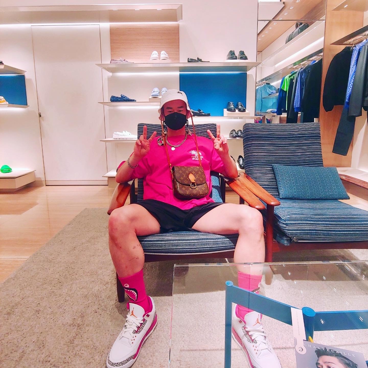 Stussy Stock Bucket Hat Natural, Stussy Stock Water Shorts Black 착용 스타일 - 1