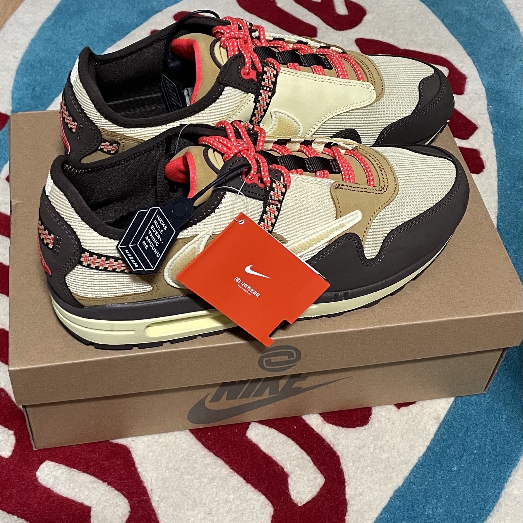 Nike x Travis Scott Air Max 1 Cact.us Brown 착용 스타일 - 2