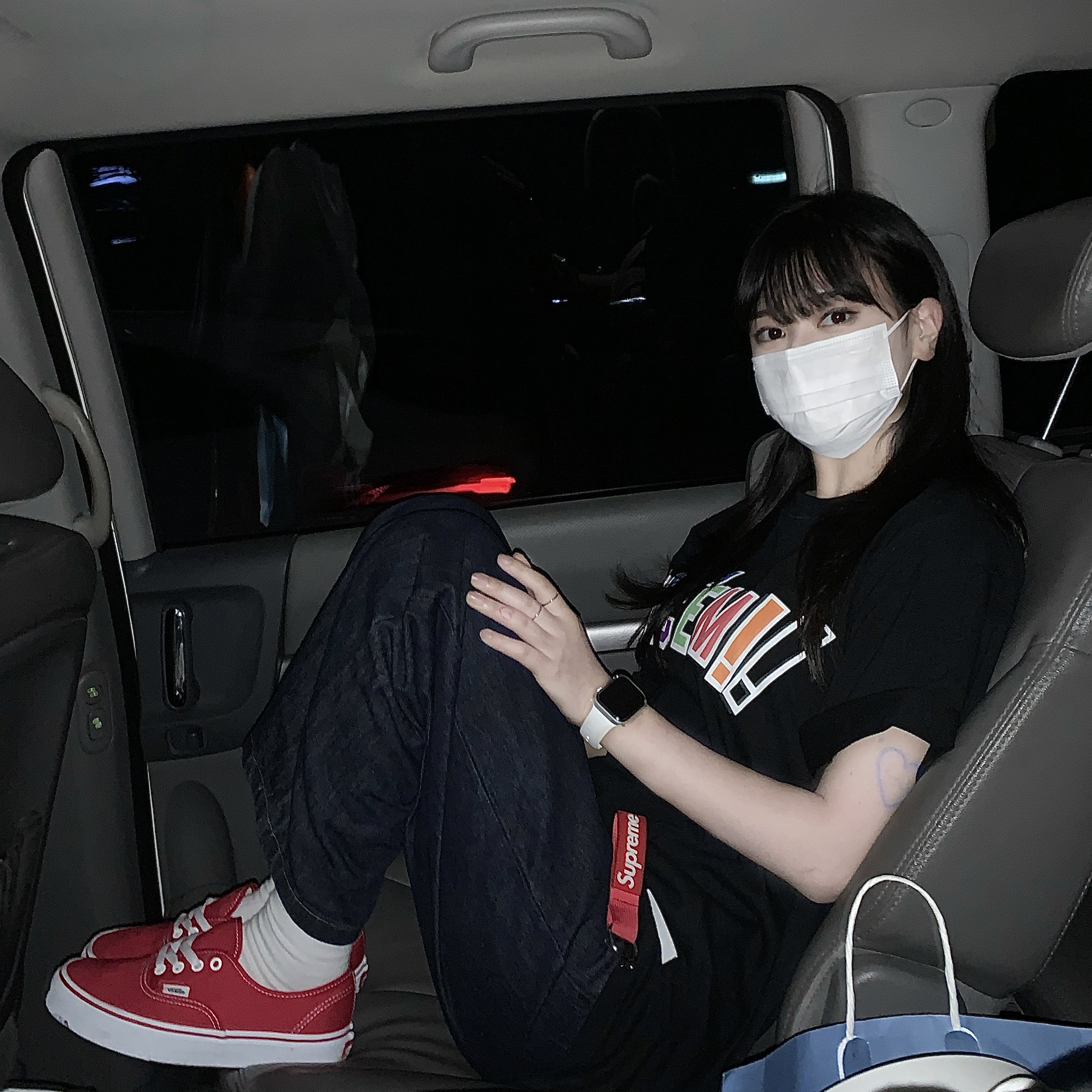 Supreme x WTAPS Sic'em! T-shirt Black - 21FW, Vans Authentic Red 착용 스타일