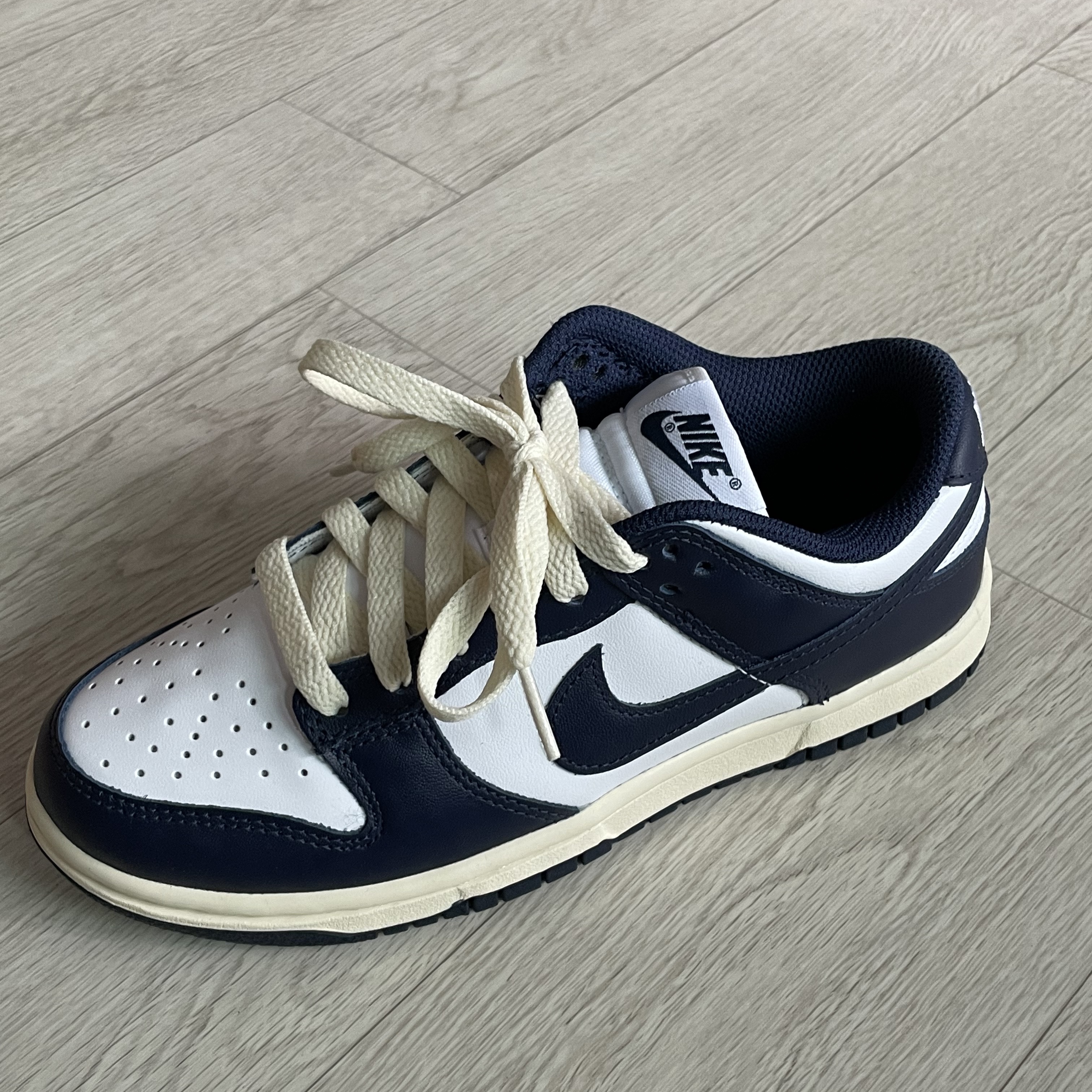 (W) Nike Dunk Low Vintage Midnight Navy 착용 스타일