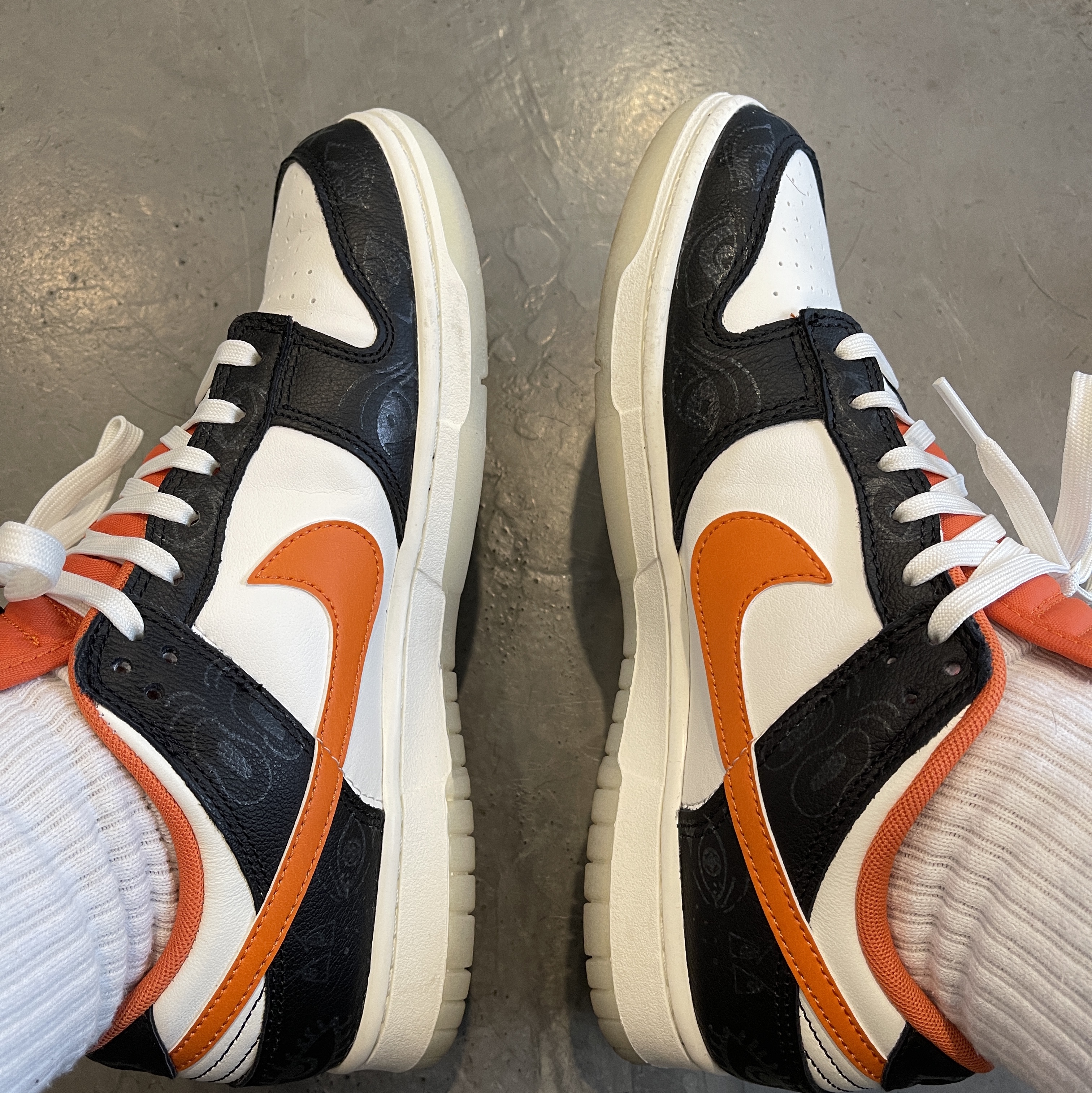 Nike Dunk Low Retro PRM Halloween 착용 스타일