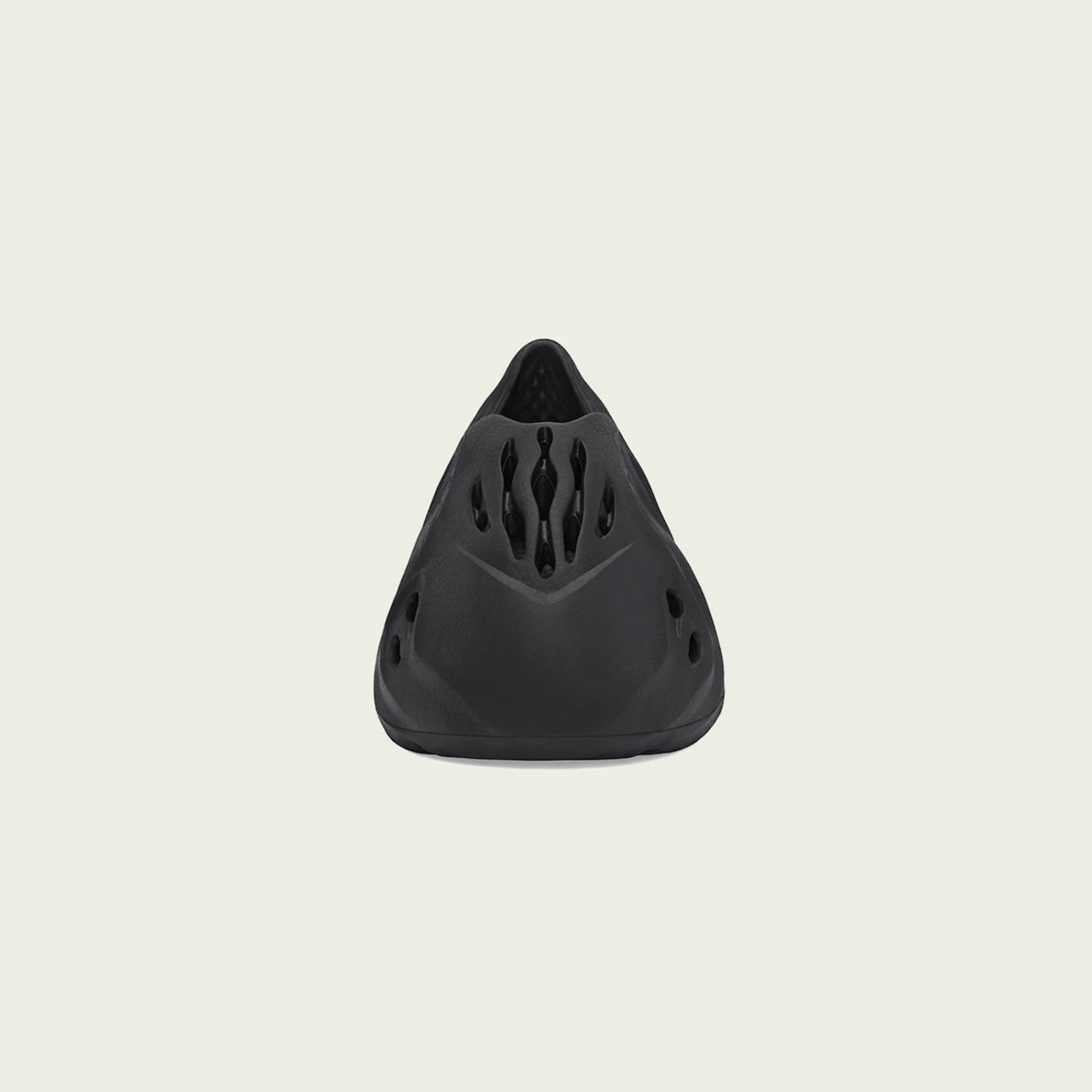 Adidas Yeezy Foam RNNR Onyx 착용 스타일 - 4
