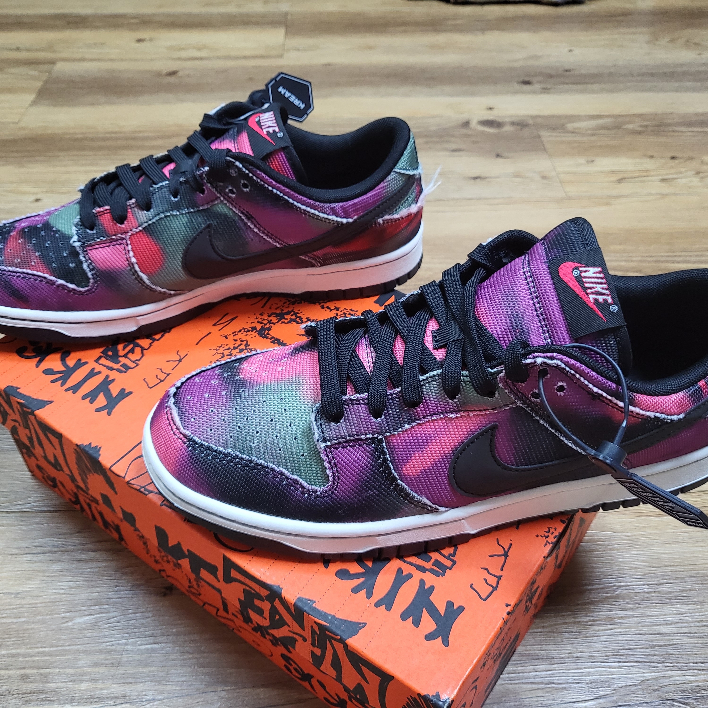Nike Dunk Low Retro PRM Graffiti 착용 스타일 - 4