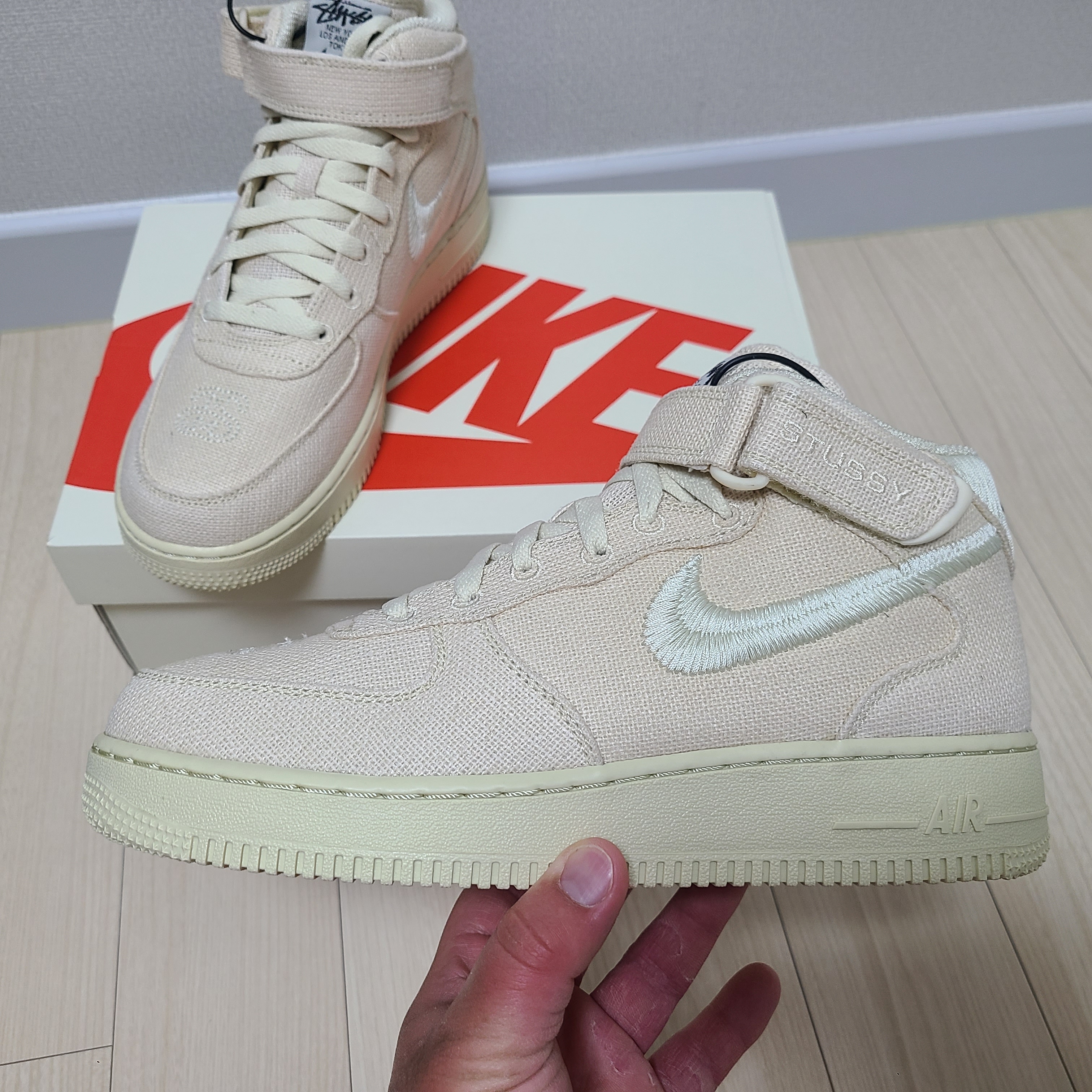 Nike x Stussy Air Force 1 '07 Mid SP Fossil 착용 스타일 - 2