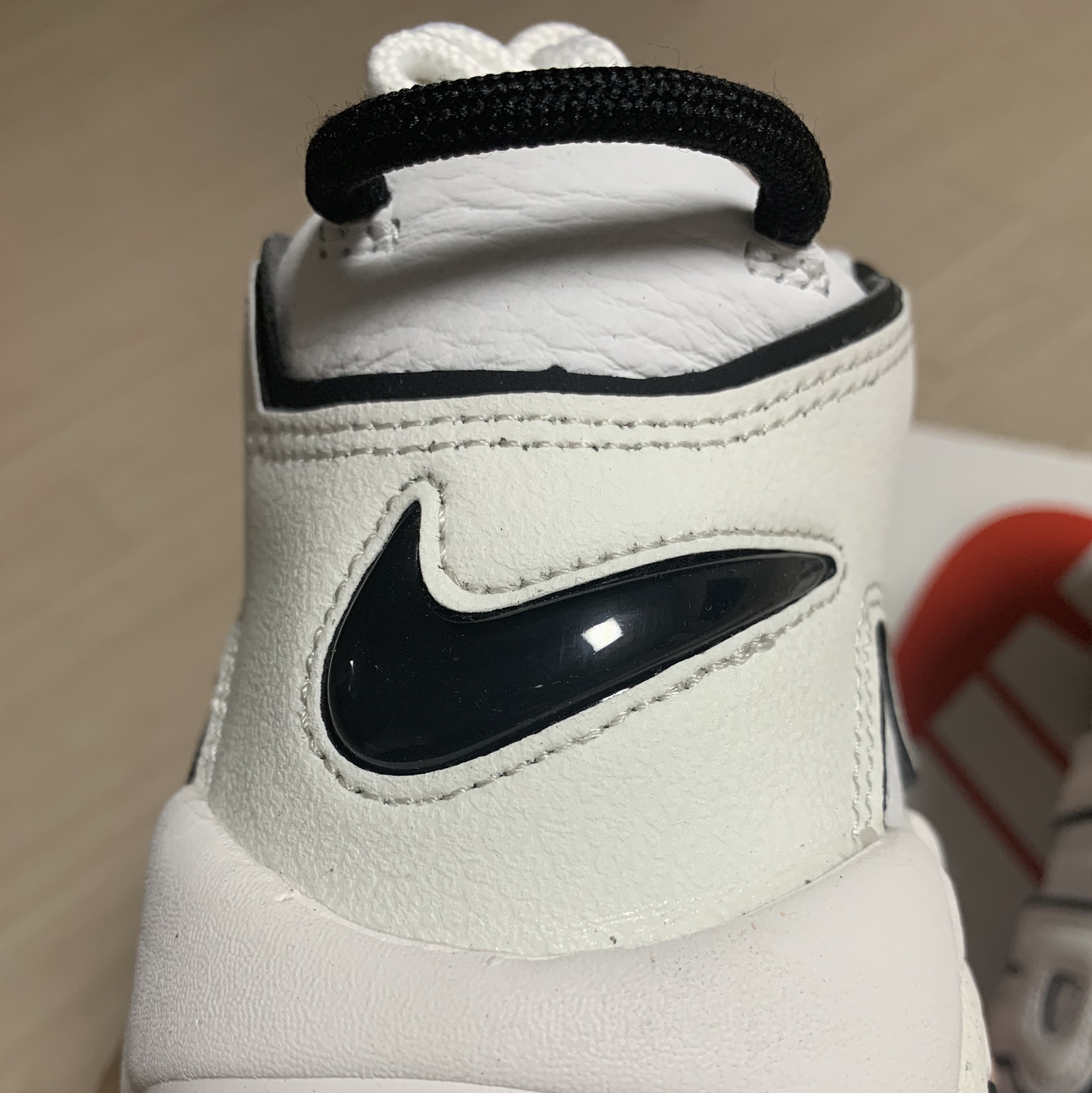 (W) Nike Air More Uptempo Summit White 착용 스타일 - 4