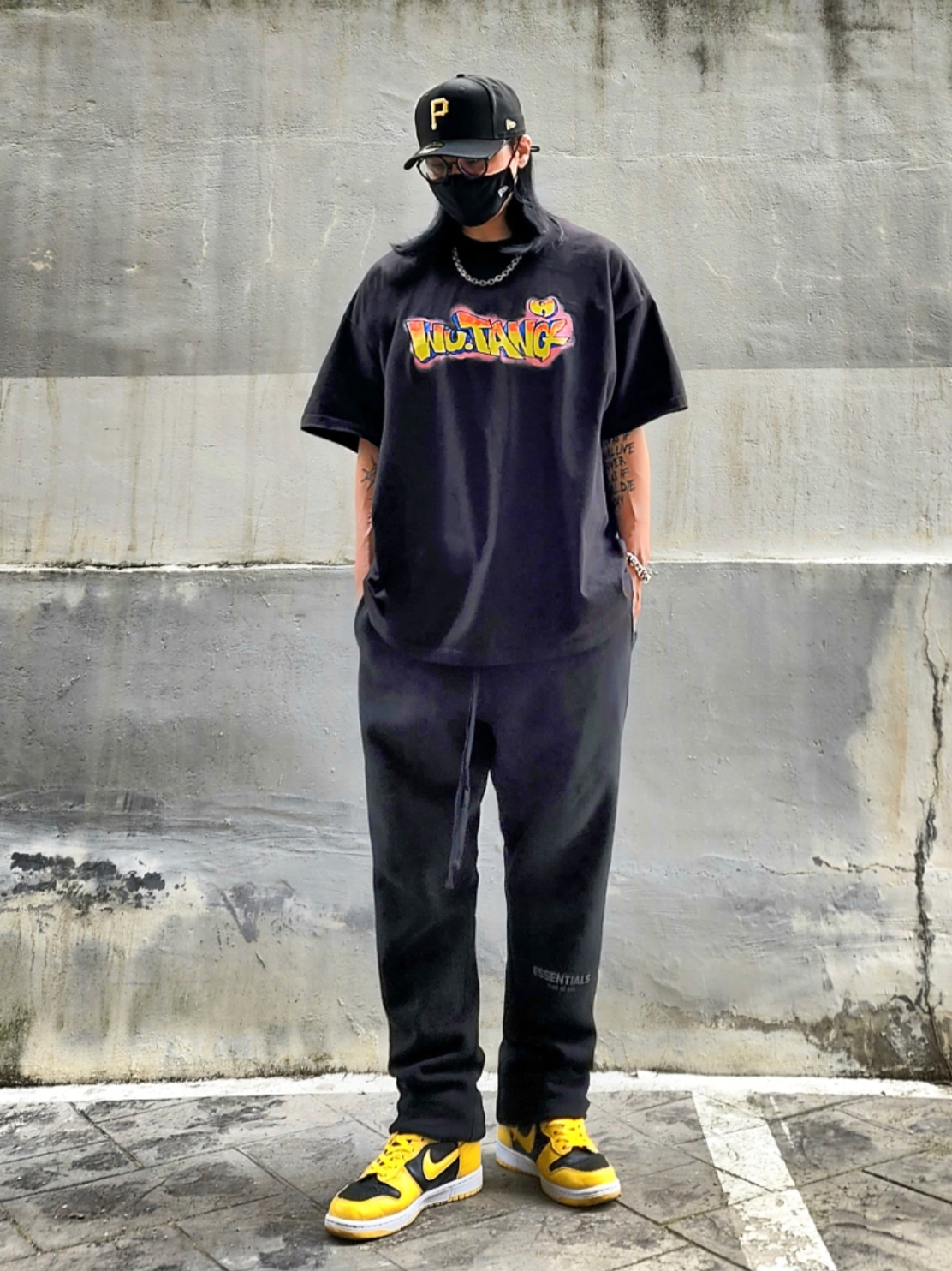Nike Dunk High SP Varsity Maize, Essentials The Core Collection Sweatpants Black 착용 스타일