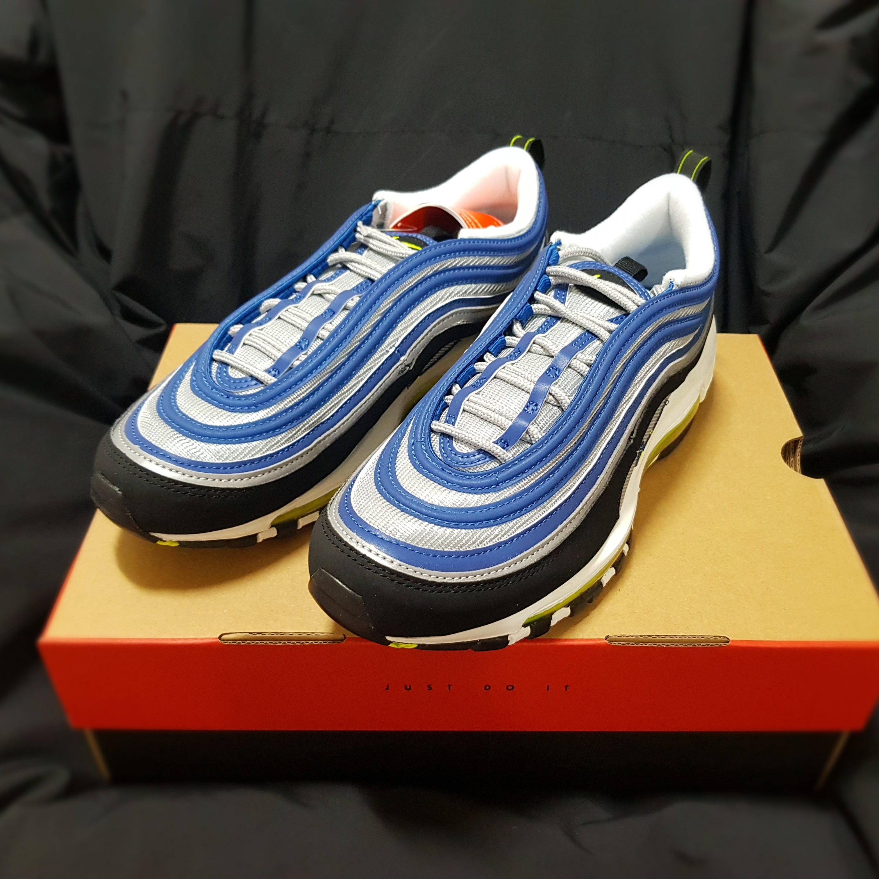 Nike Air Max 97 OG Atlantic Blue and Voltage Yellow 착용 스타일