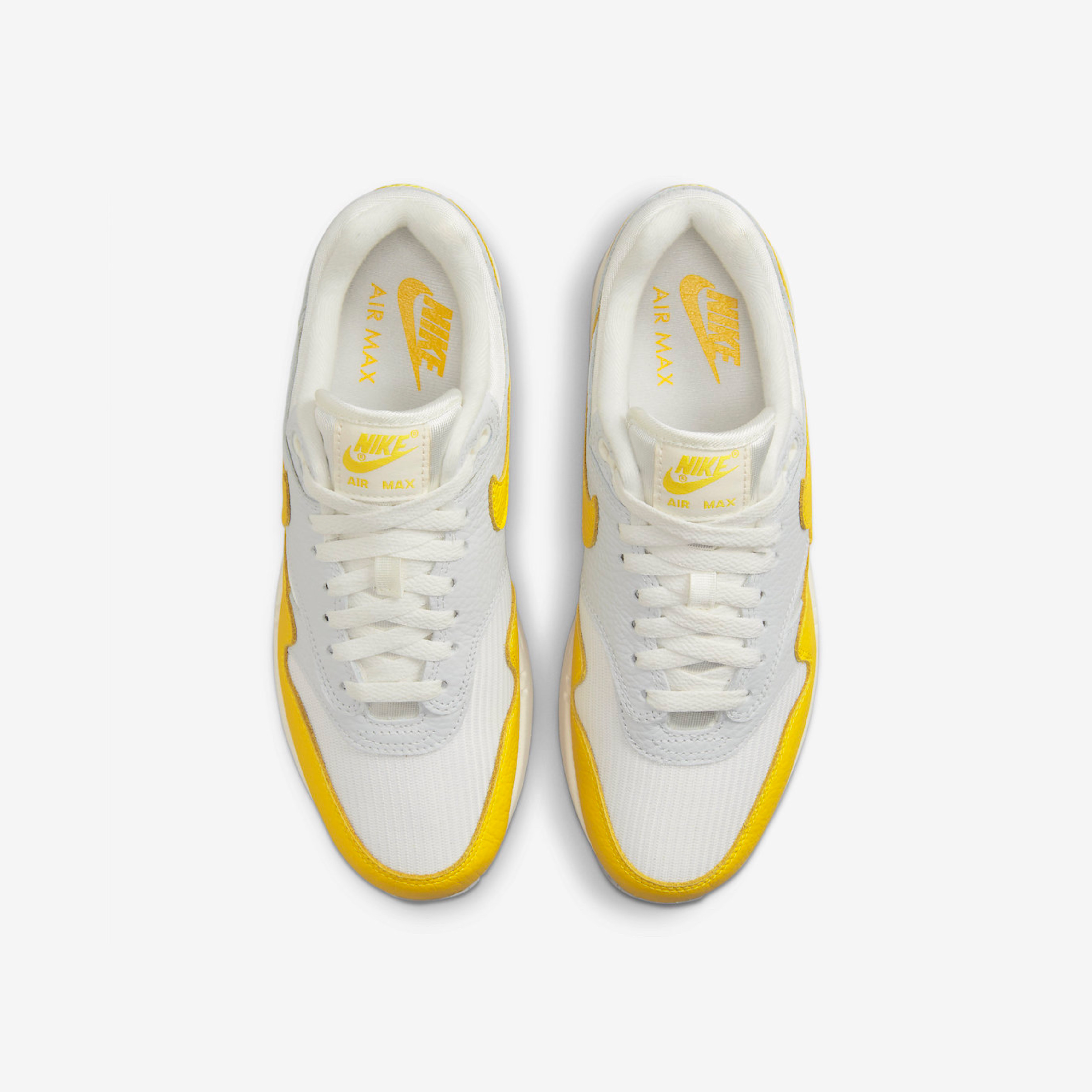 (W) Nike Air Max 1 Tour Yellow 착용 스타일 - 4