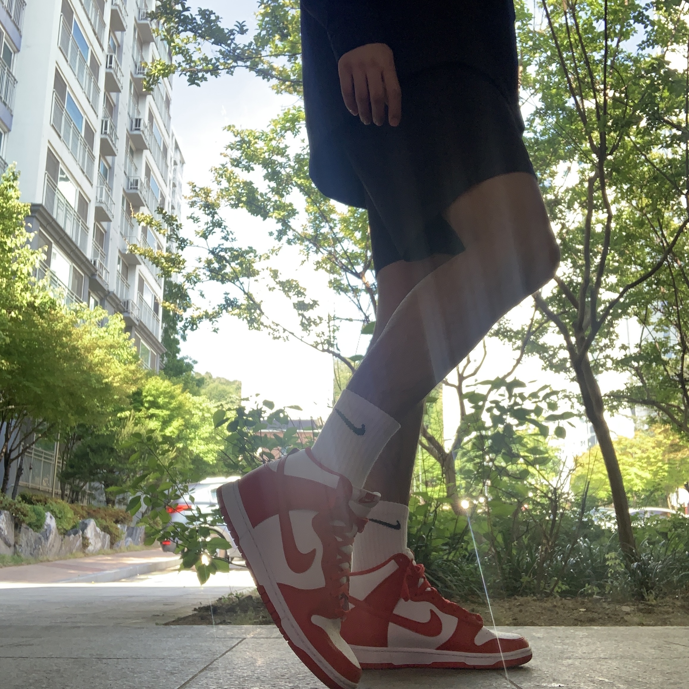Nike Dunk High Retro Championship White and Red 착용 스타일