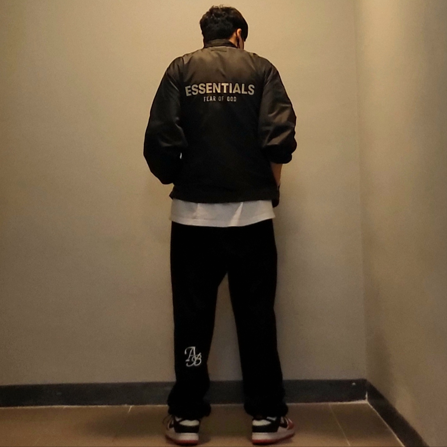 Essentials Coaches Jacket Iron - 22SS, Nike x NBA Dunk Low Retro EMB Black and Chile Red 착용 스타일