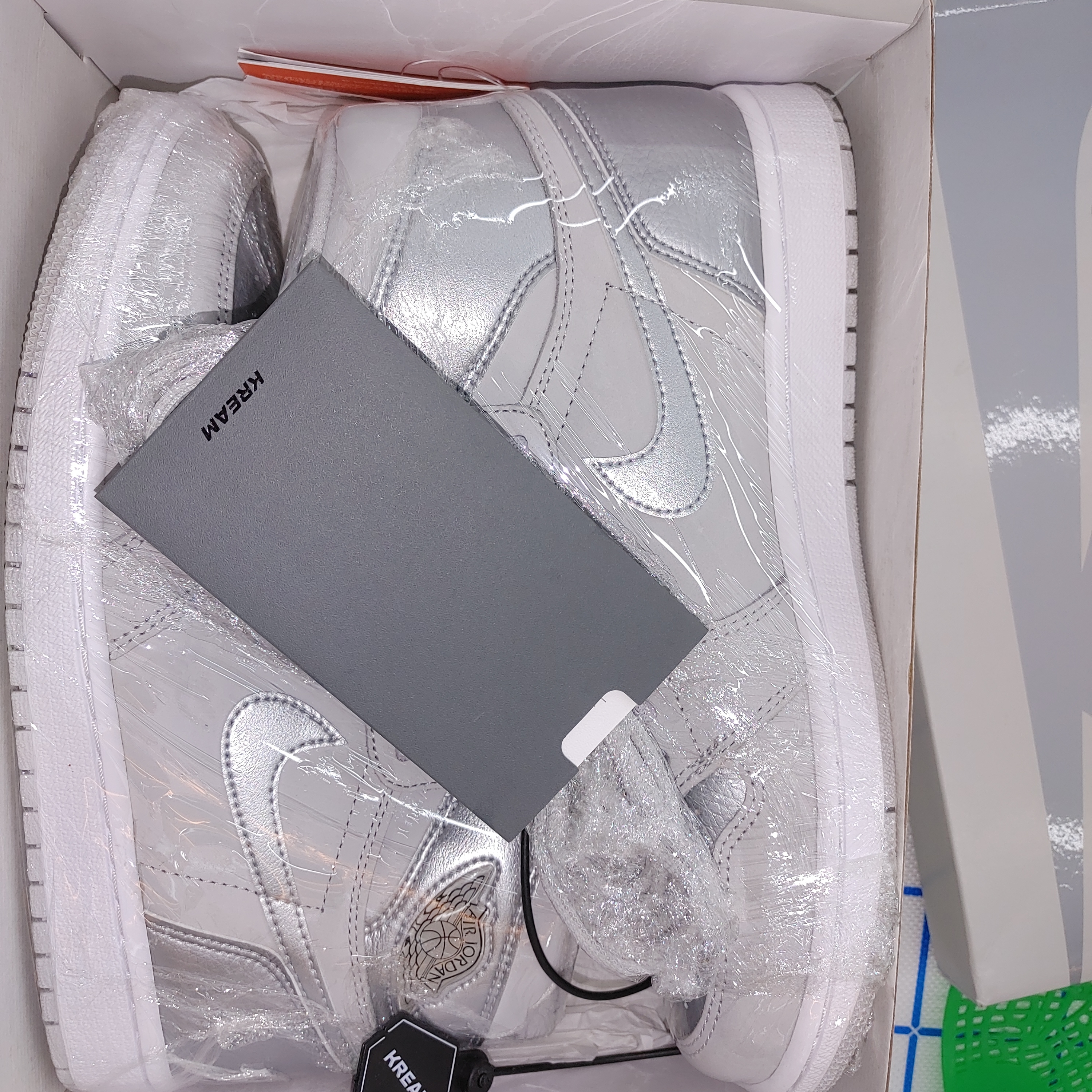Jordan 1 Retro High OG CO.JP Neutral Grey 착용 스타일