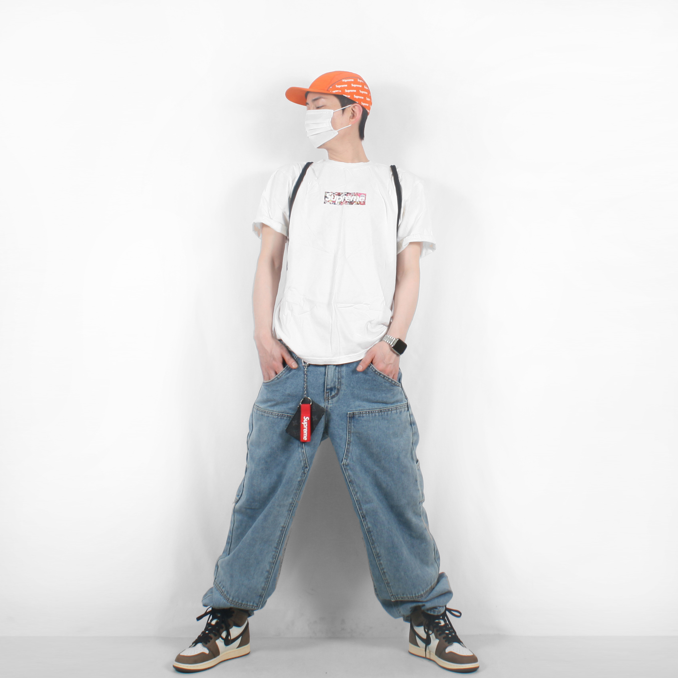 Supreme Webbing Keychain Red - 20FW, Jordan 1 x Travis Scott Retro High OG SP Mocha 착용 스타일 - 1