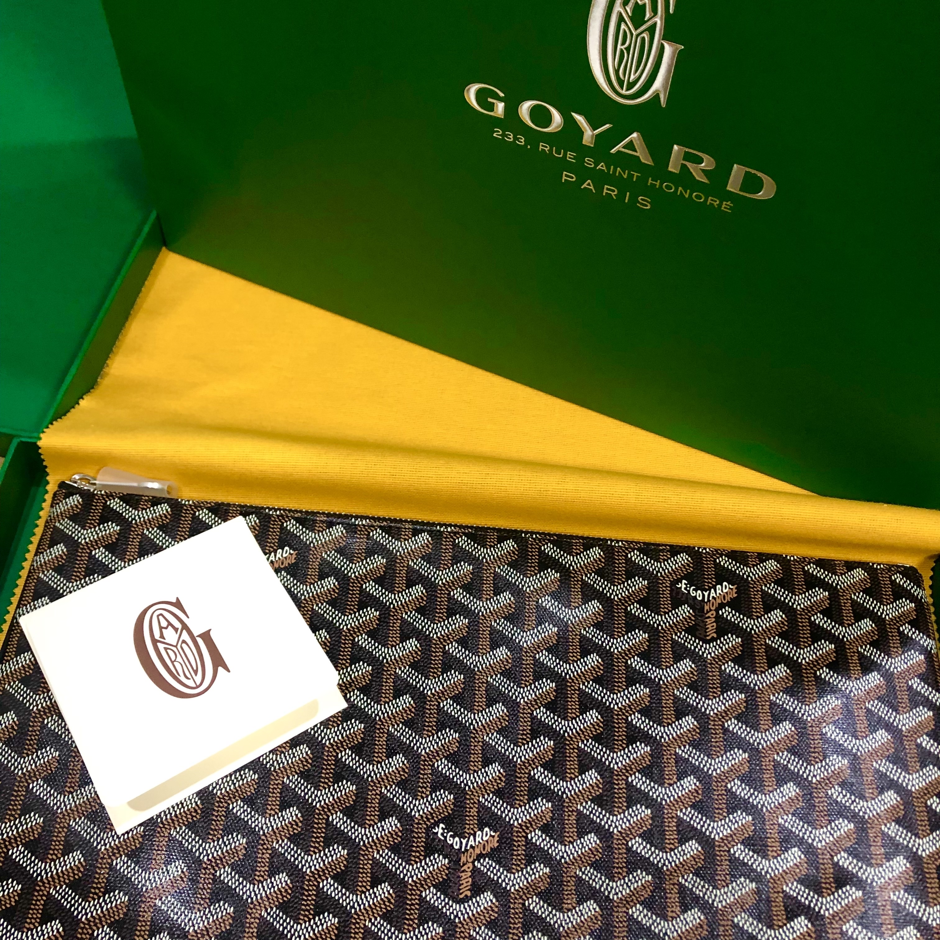 Goyard Senat Pochette MGM Black 착용 스타일