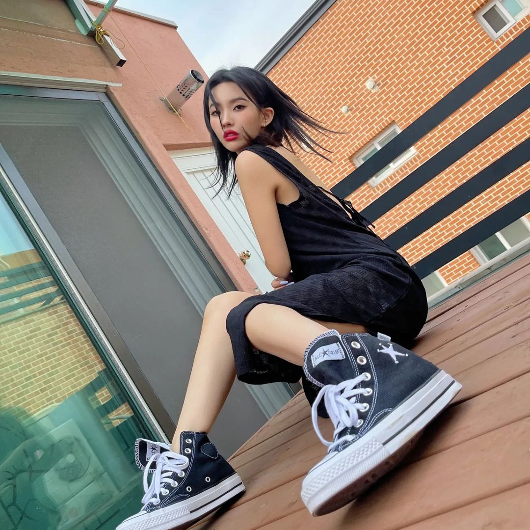 Converse x Stussy Chuck 70 High Black 착용 스타일 - 2