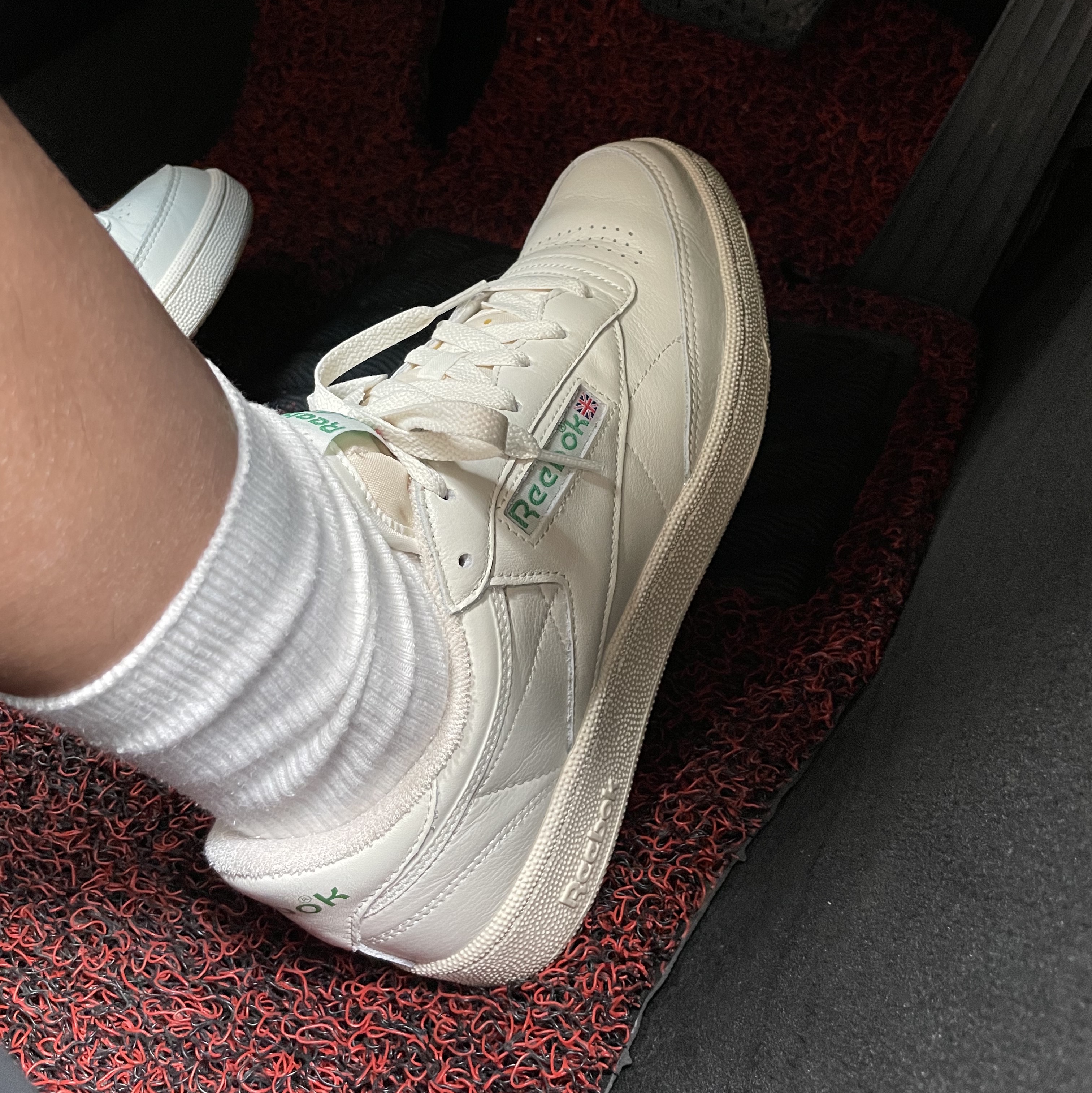 Reebok Club C 85 Vintage Chalk Green 착용 스타일