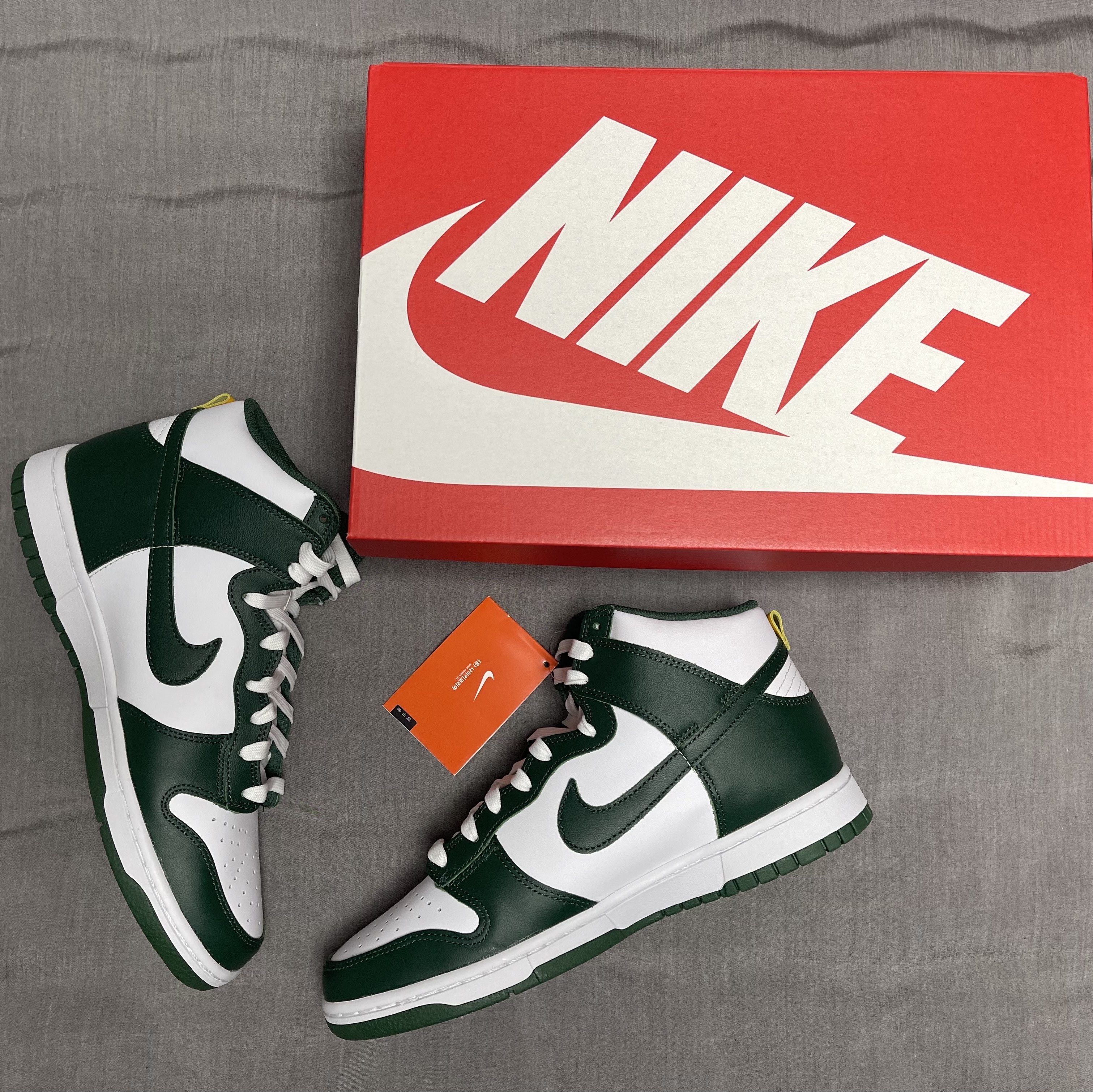 Nike Dunk High Retro Noble Green 착용 스타일