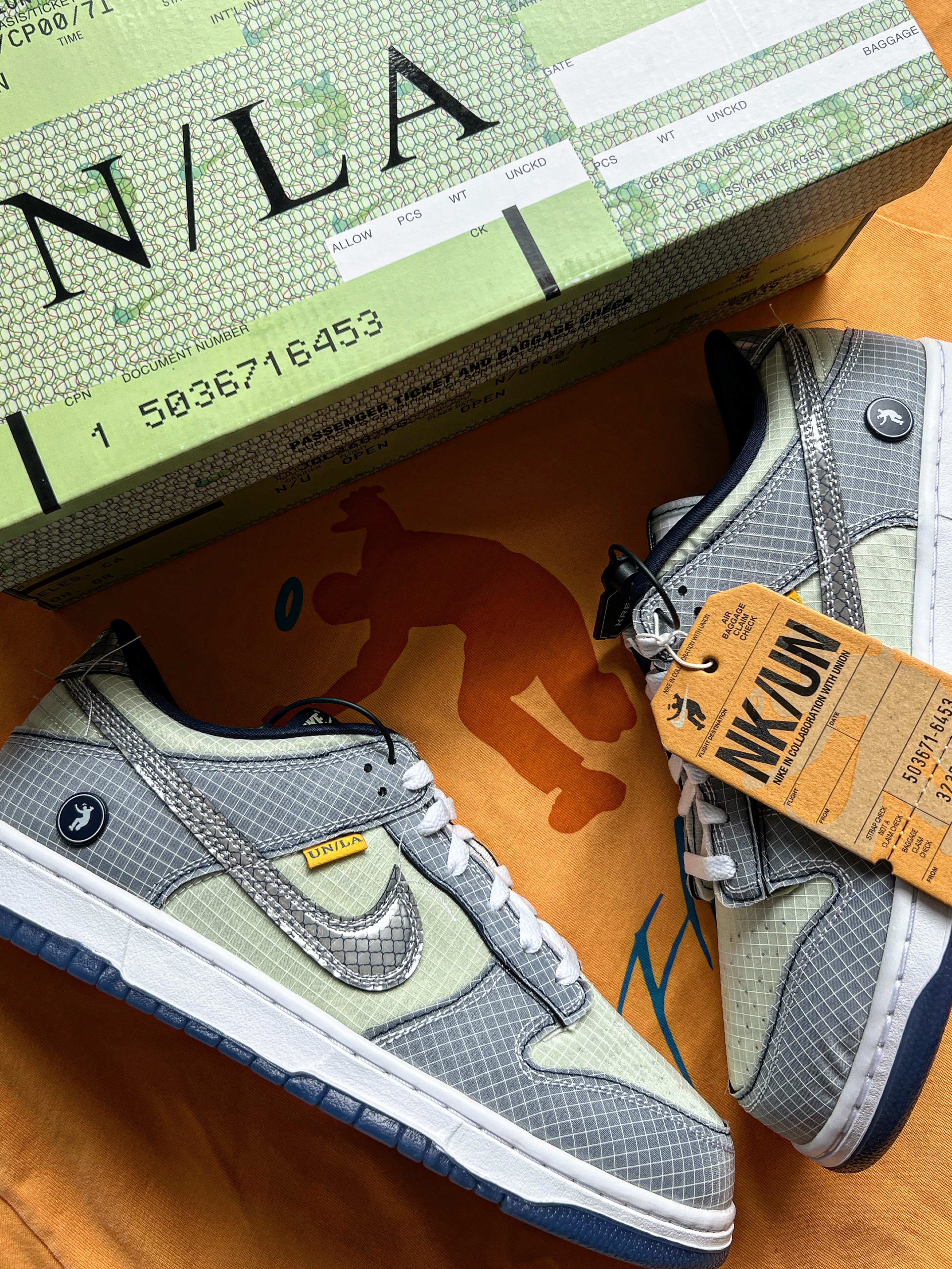 Nike x Union Dunk Low Passport Pack Pistachio, Jordan x Union Graphic T-Shirt Sport Gold - US/EU 착용 스타일 - 1