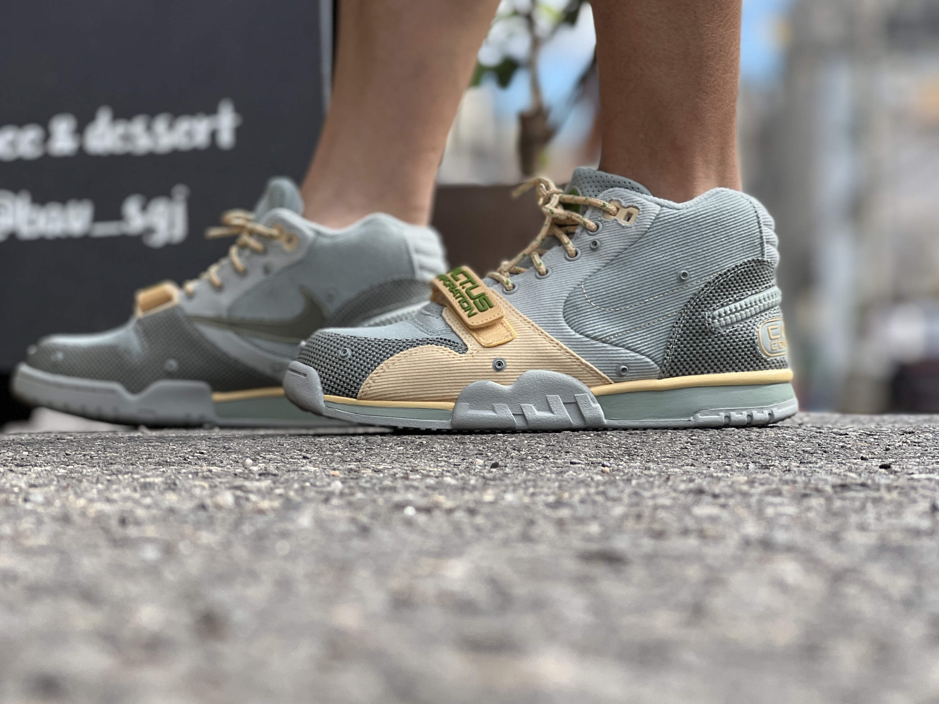 Nike x Travis Scott Nike Air Trainer 1 Grey Haze and Dusty Sage 착용 스타일 - 2