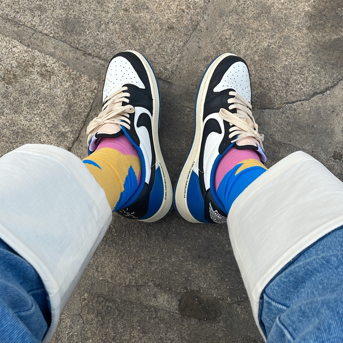 Jordan 1 x Travis Scott x Fragment Retro Low OG SP Military Blue 착용 스타일