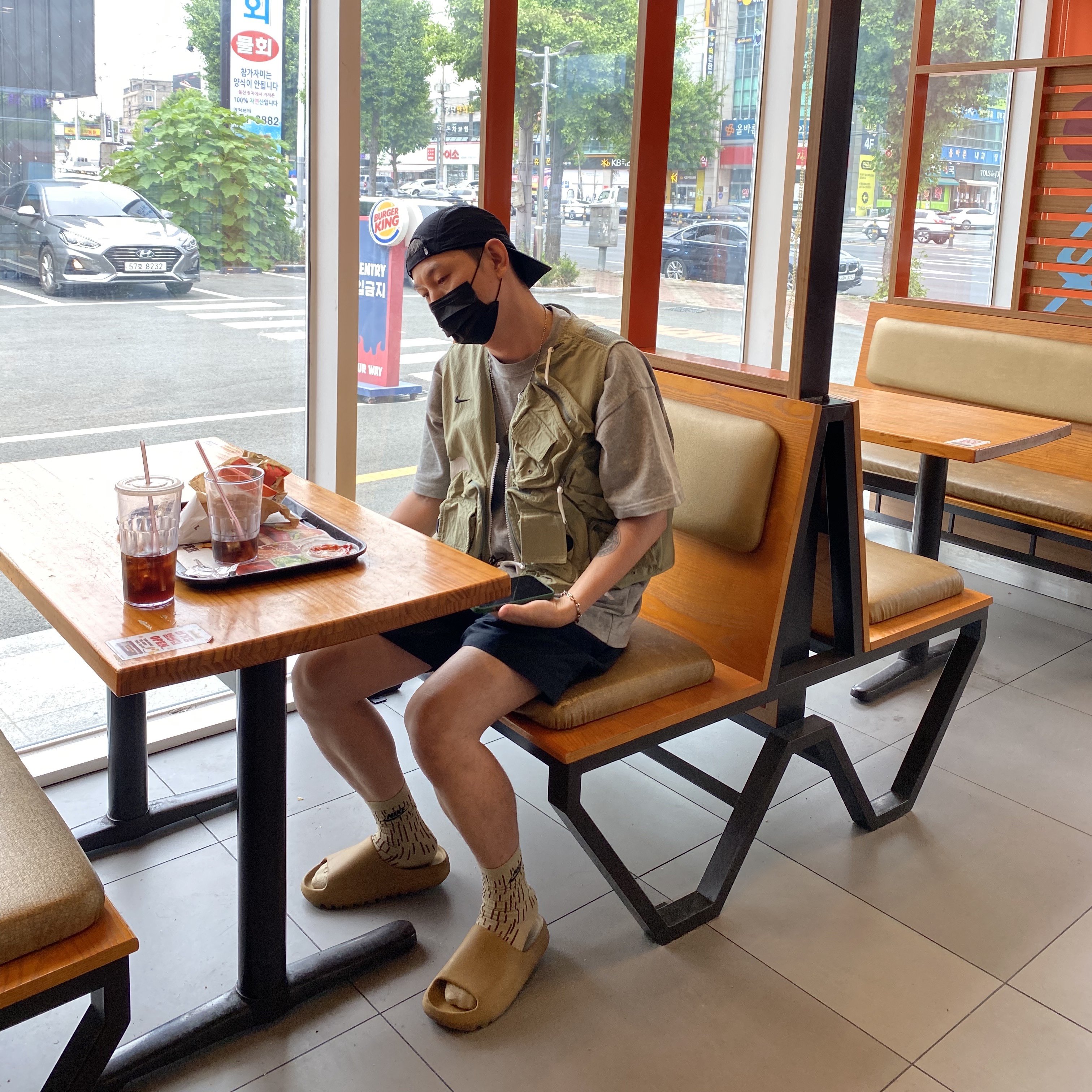 Nike NRG ACG Trail Shorts Black Dark Smoke Grey - Asia, Nike NRG ISPA Utility Vest Medium Khaki 착용 스타일