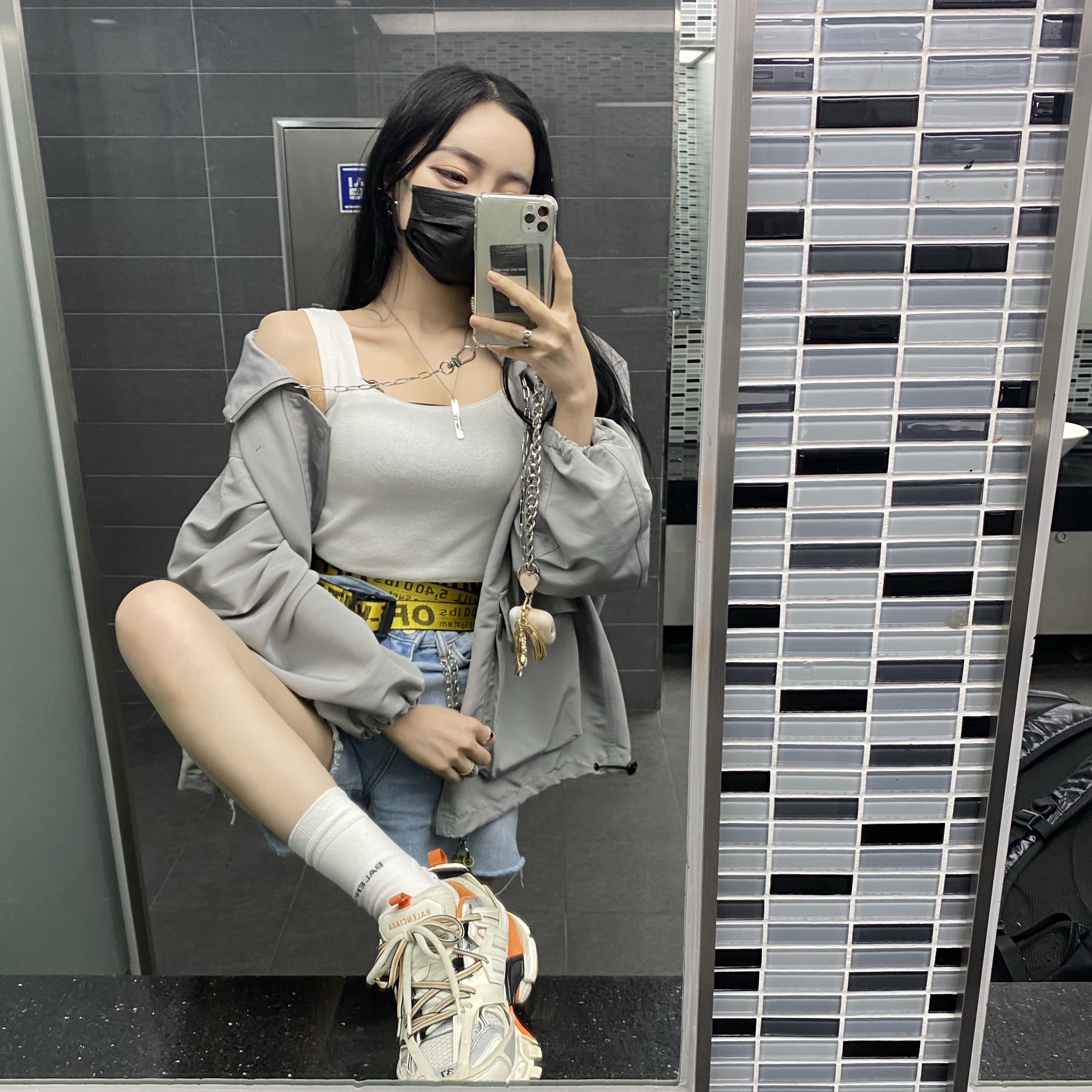 Balenciaga Track Sneakers White Orange 2019 착용 스타일