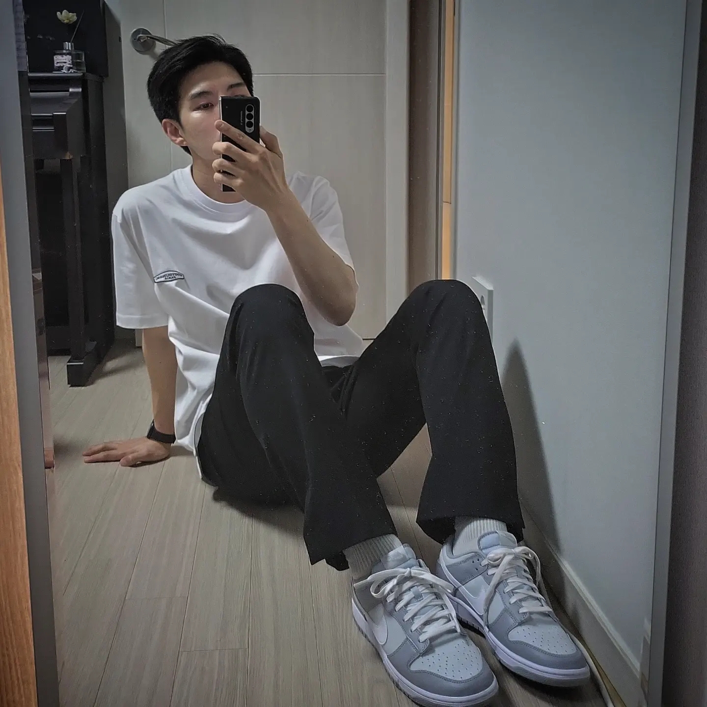 Nike Dunk Low Retro Wolf Grey, Wooyoungmi Black Back Logo T-Shirt White - 22SS 착용 스타일 - 1