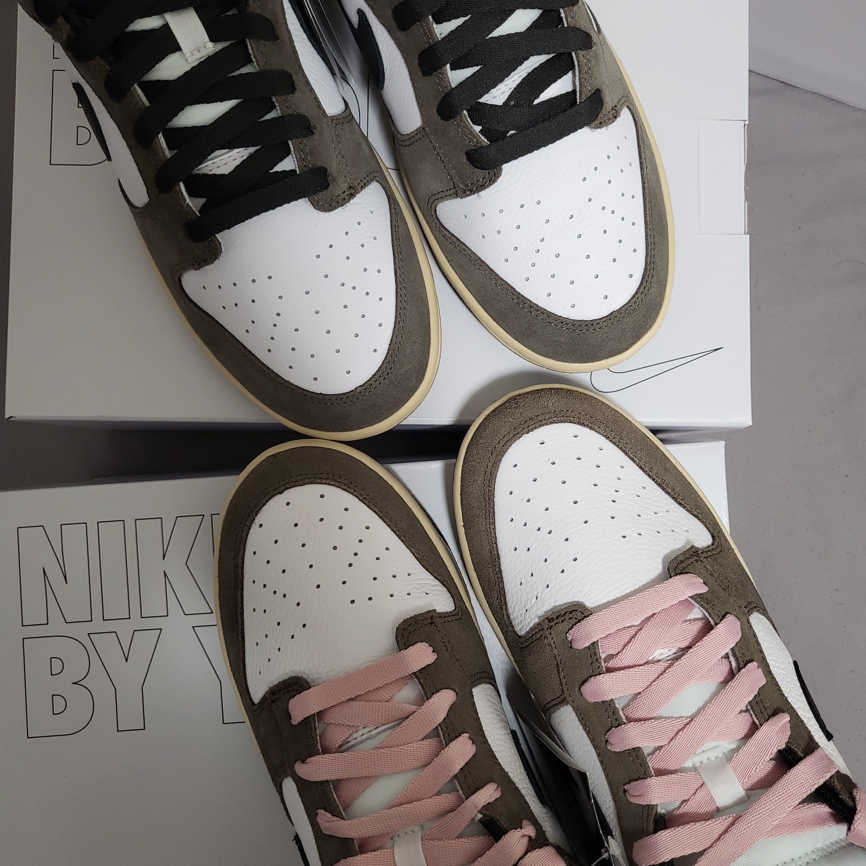 Jordan 1 x Travis Scott Retro High OG SP Mocha 착용 스타일 - 5