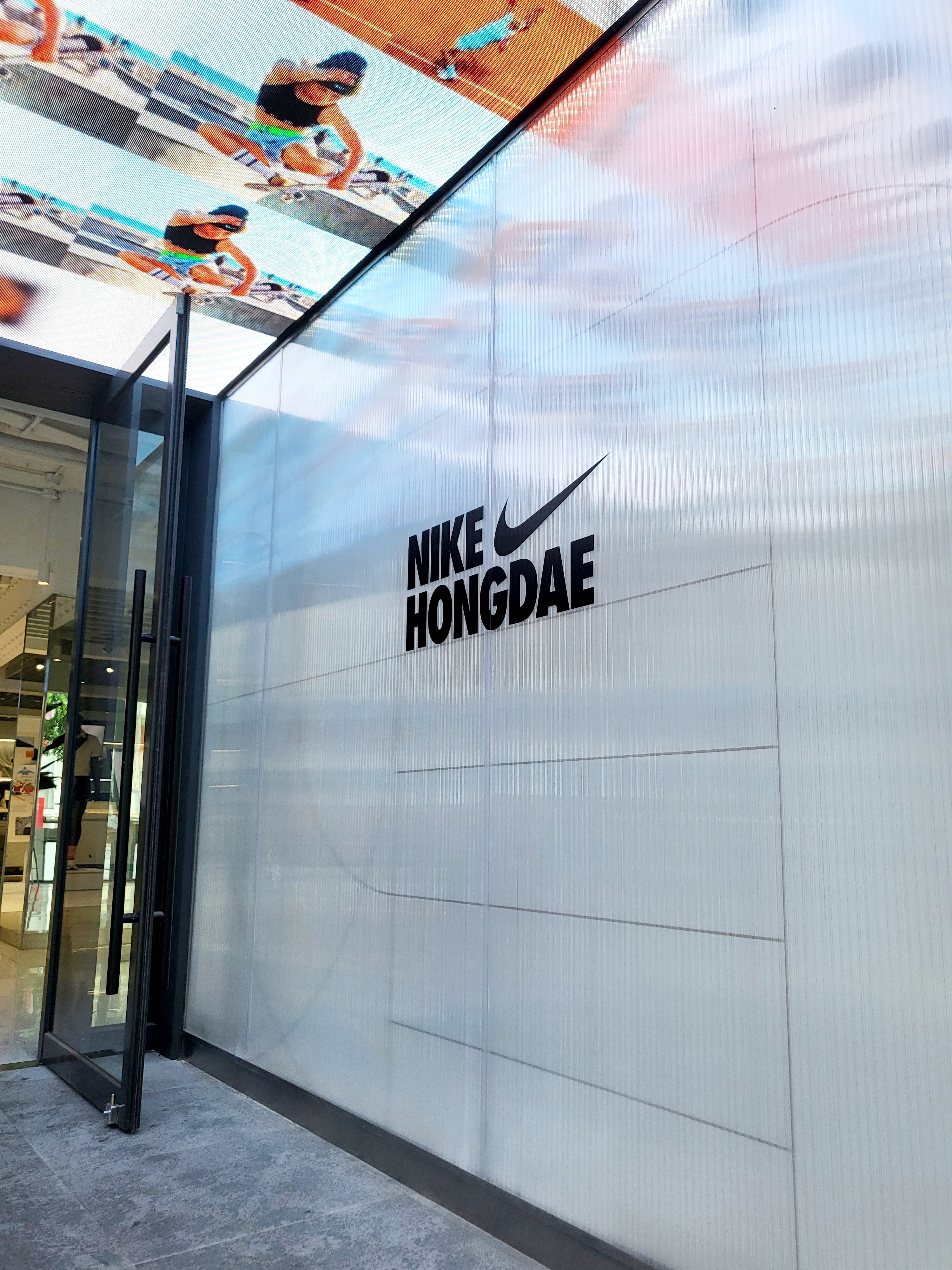 Nike Heritage 86 Futura Washed Cap Gold, Nike M NRG Dunk '85 T-Shirt Black - US/EU 착용 스타일 - 2