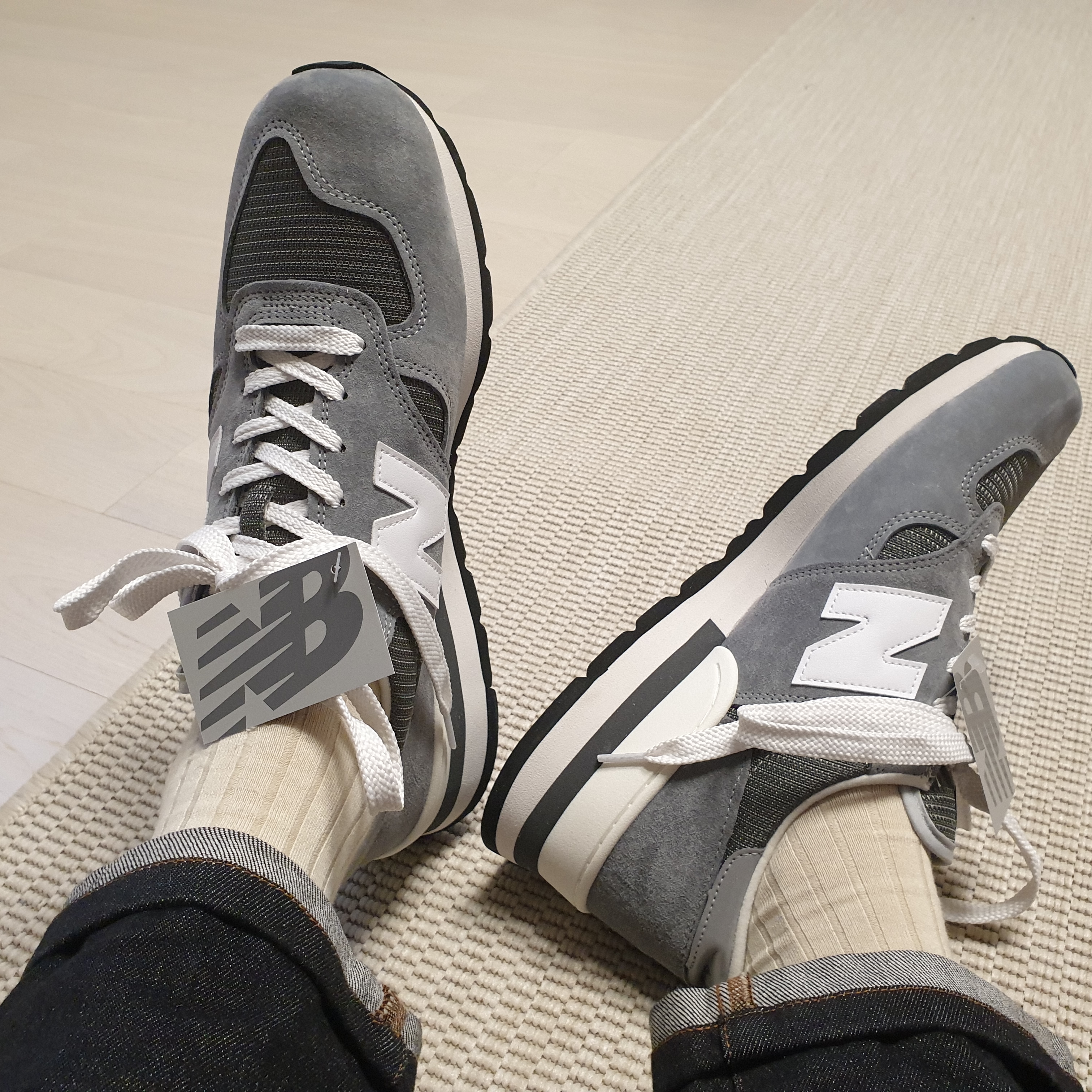 New Balance 990v1 Made in USA Grey White 착용 스타일